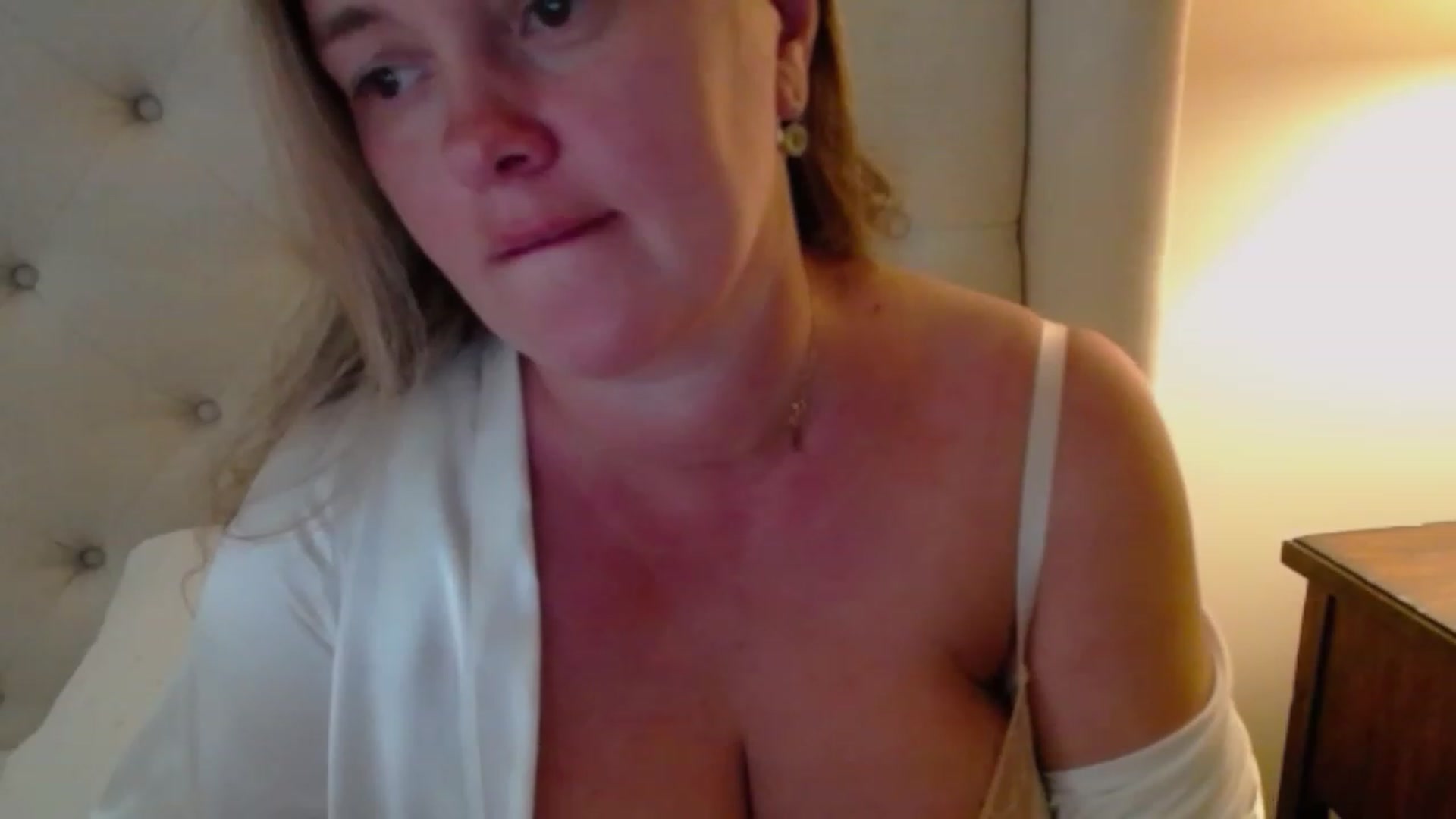 Gallery image thumbnail from J0llye's myfreecams stream on, 07/13/2023, 20:34 image 5 of 20