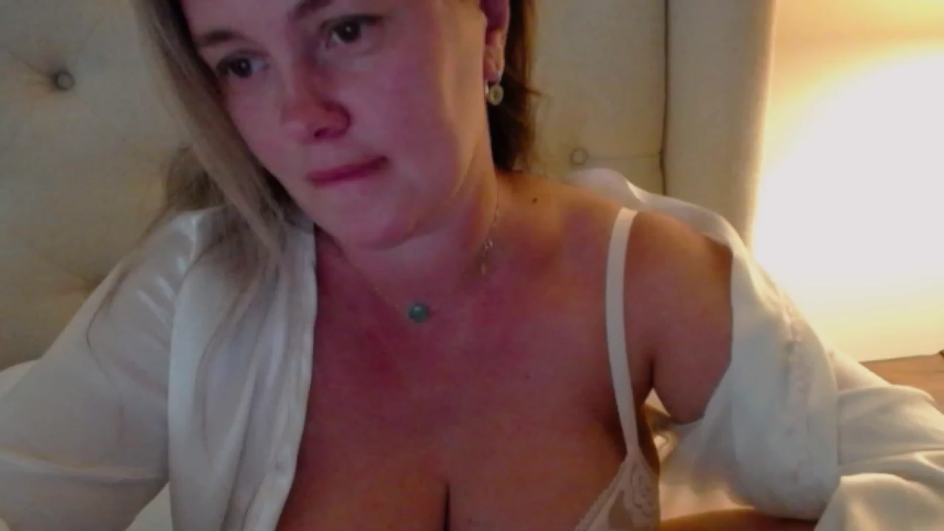 Gallery image thumbnail from J0llye's myfreecams stream on, 07/14/2023, 21:04 image 4 of 20