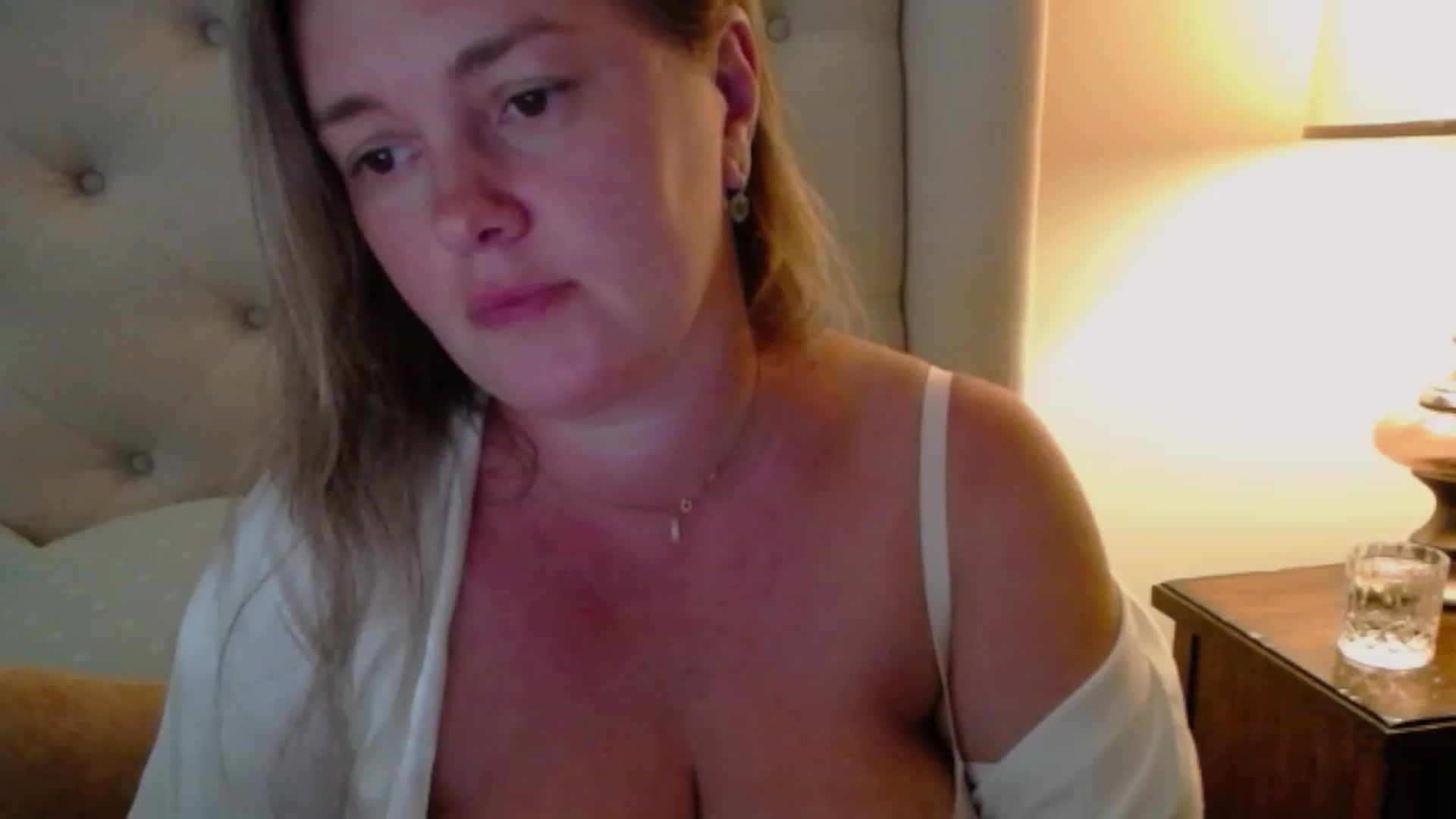 Gallery image thumbnail from J0llye's myfreecams stream on, 07/17/2023, 20:17 image 13 of 20