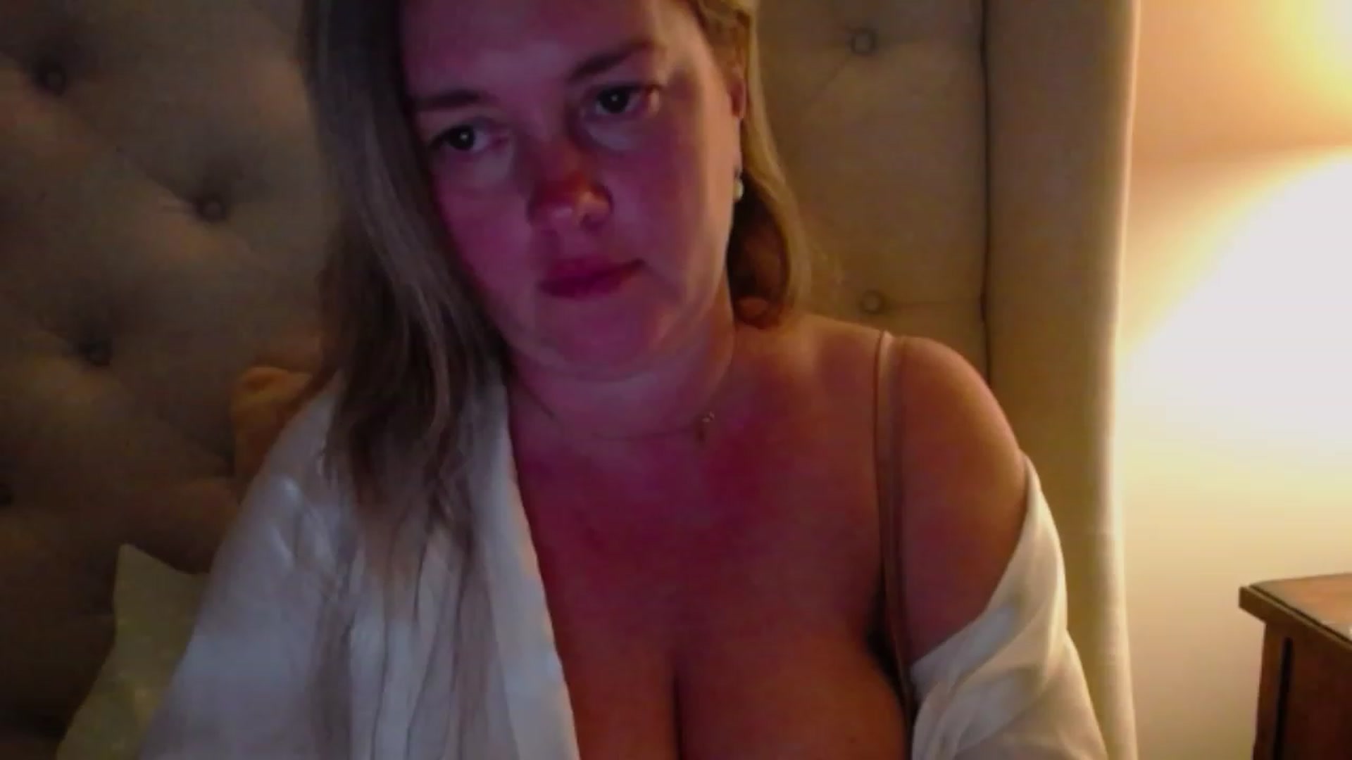 Gallery image thumbnail from J0llye's myfreecams stream on, 07/18/2023, 03:27 image 2 of 20