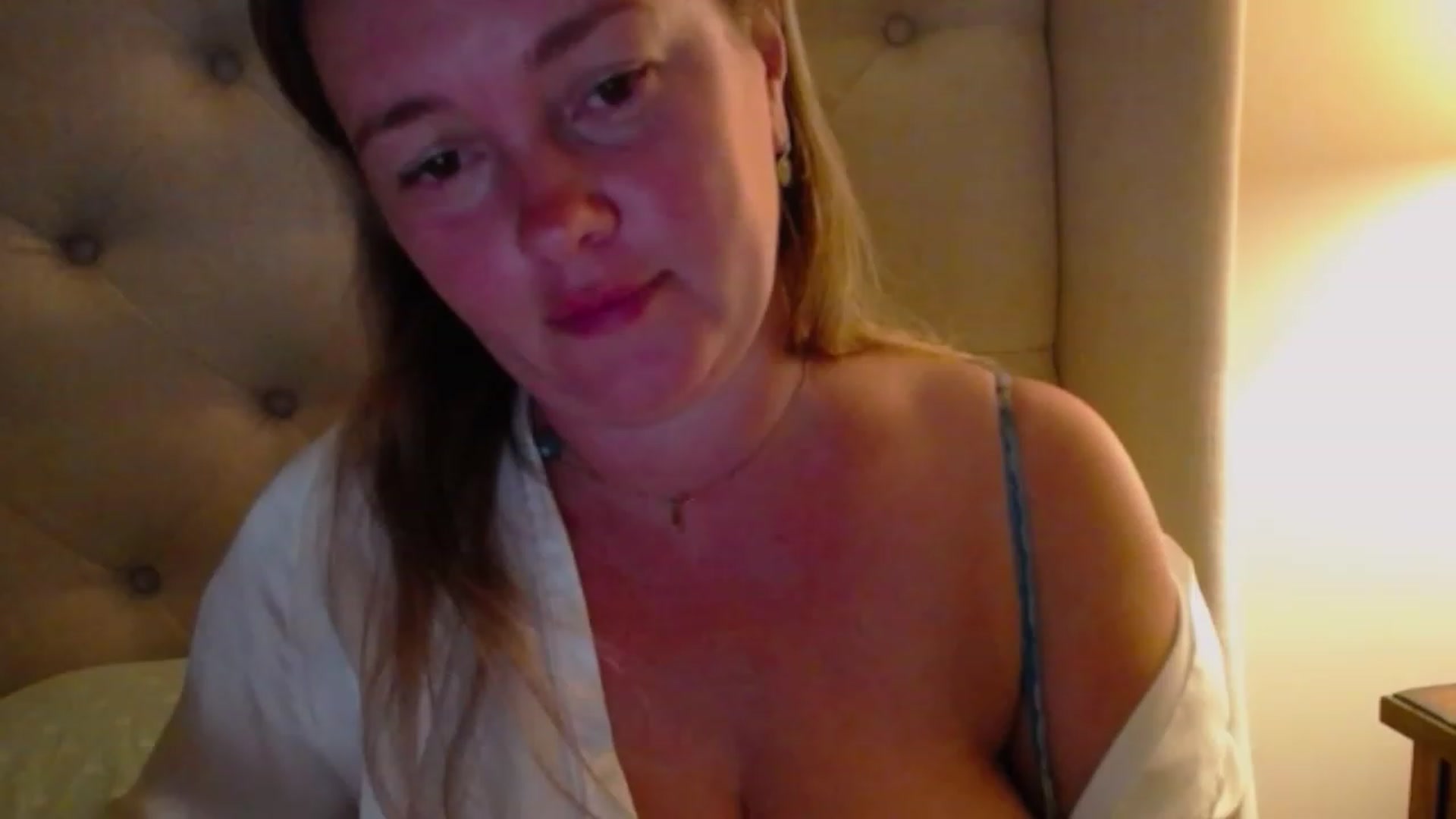 Gallery image thumbnail from J0llye's myfreecams stream on, 07/19/2023, 04:11 image 13 of 20