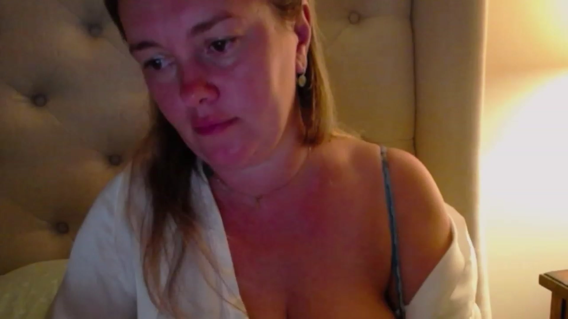 Gallery image thumbnail from J0llye's myfreecams stream on, 07/19/2023, 04:11 image 4 of 20
