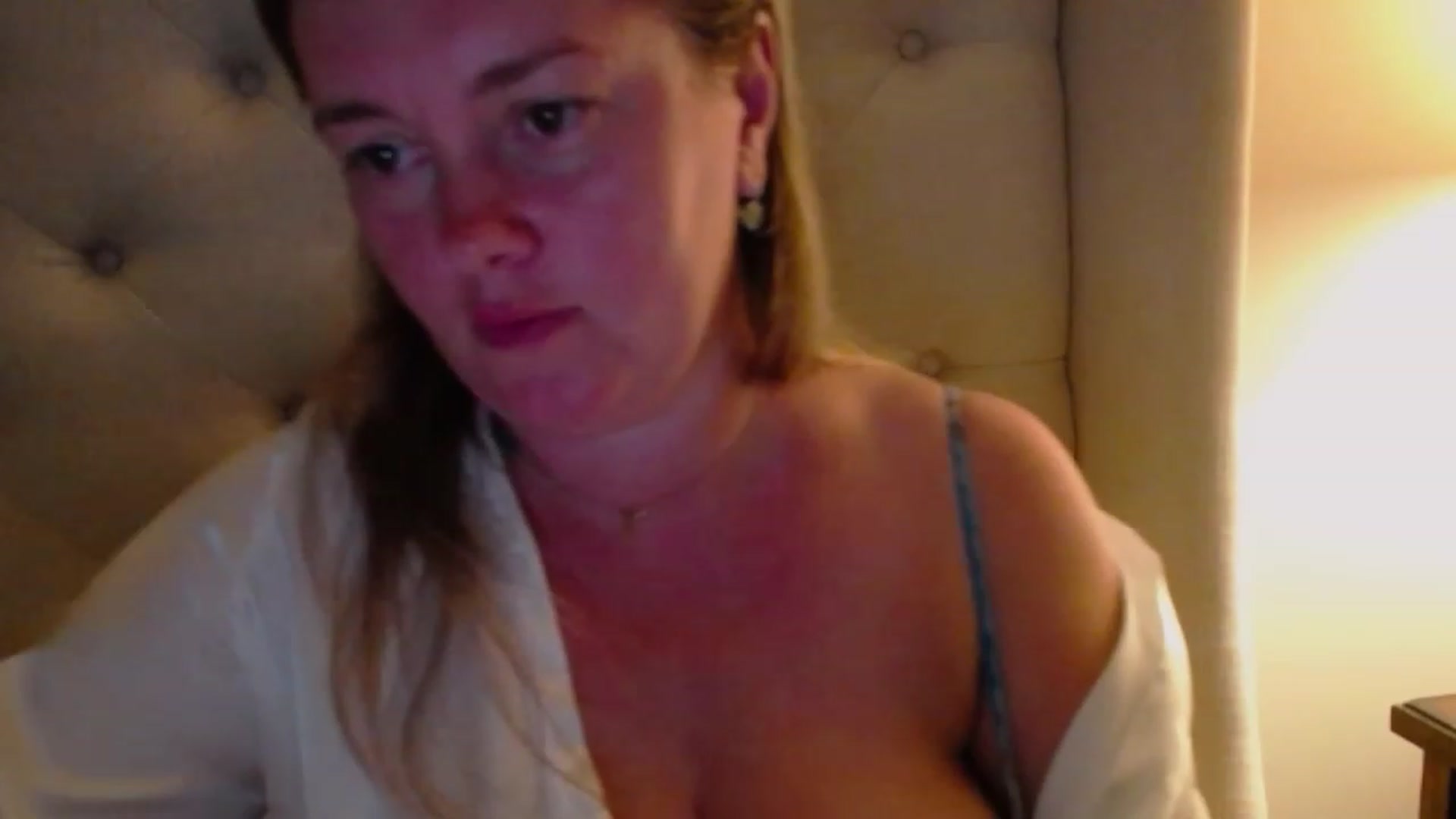 Gallery image thumbnail from J0llye's myfreecams stream on, 07/19/2023, 04:11 image 6 of 20