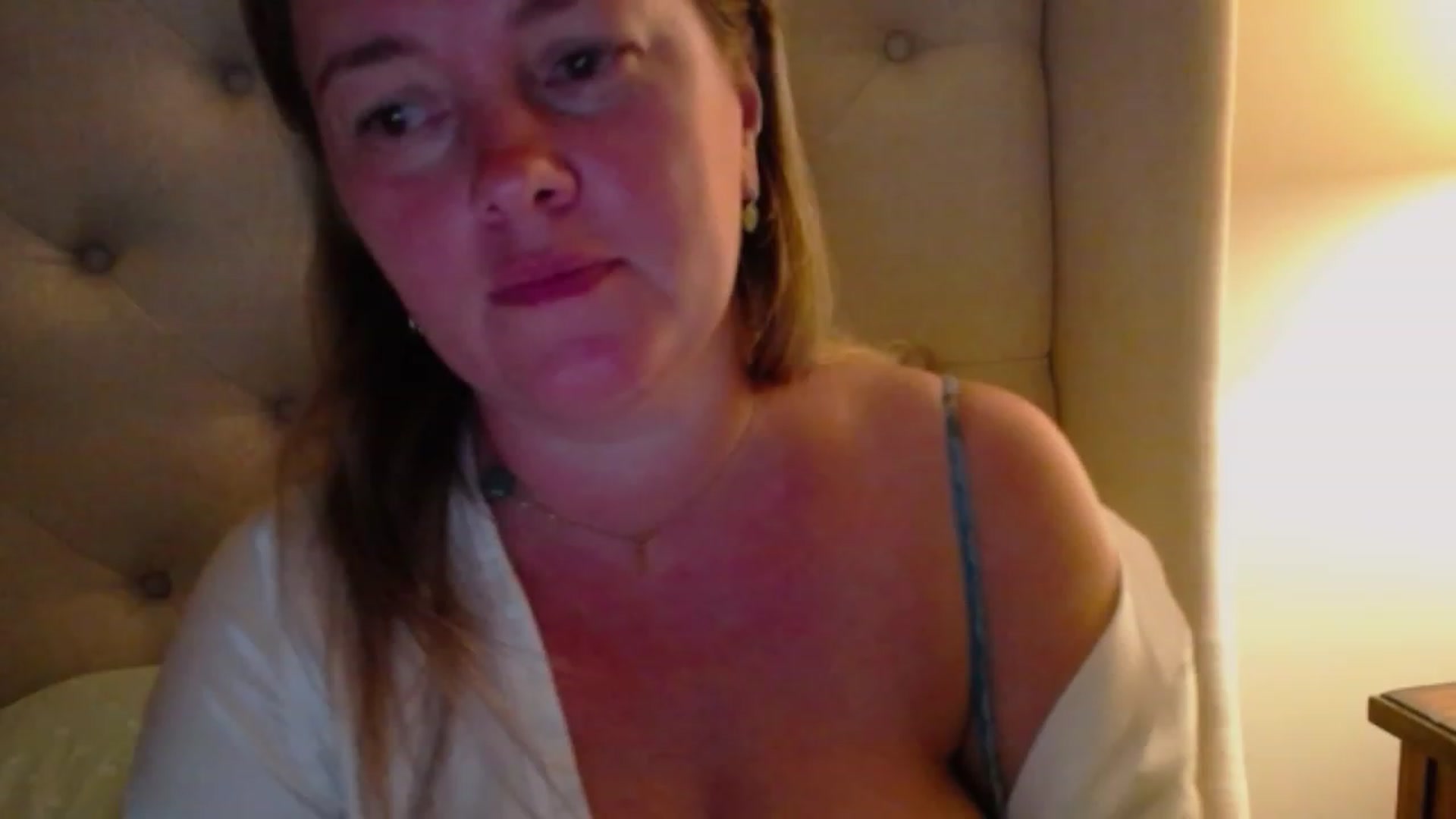 Gallery image thumbnail from J0llye's myfreecams stream on, 07/19/2023, 04:11 image 1 of 20