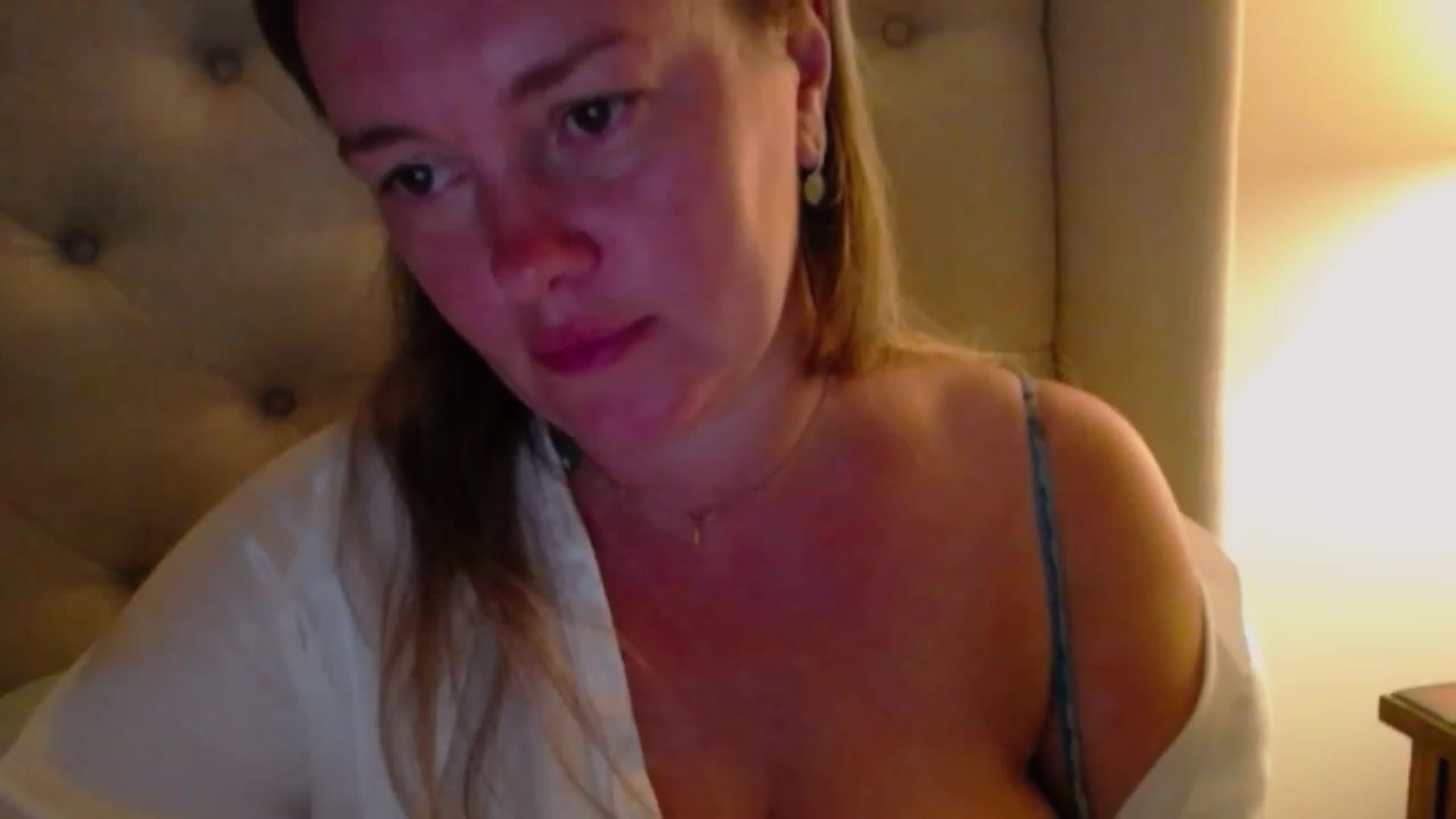 Gallery image thumbnail from J0llye's myfreecams stream on, 07/19/2023, 04:11 image 15 of 20
