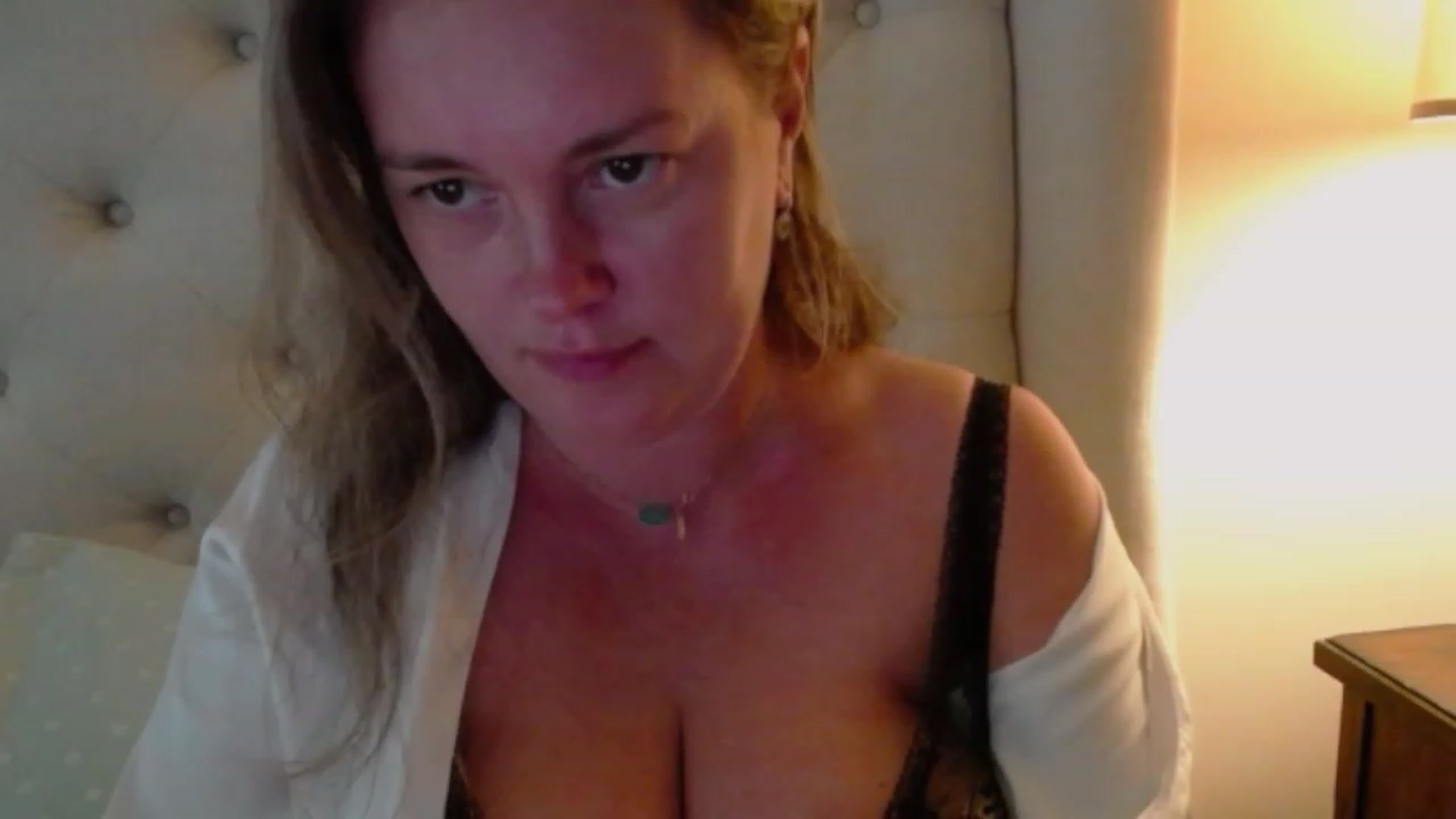 Gallery image thumbnail from J0llye's myfreecams stream on, 07/21/2023, 20:16 image 10 of 20