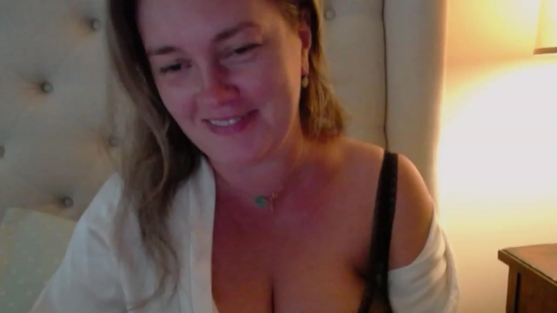 Gallery image thumbnail from J0llye's myfreecams stream on, 07/21/2023, 20:16 image 5 of 20
