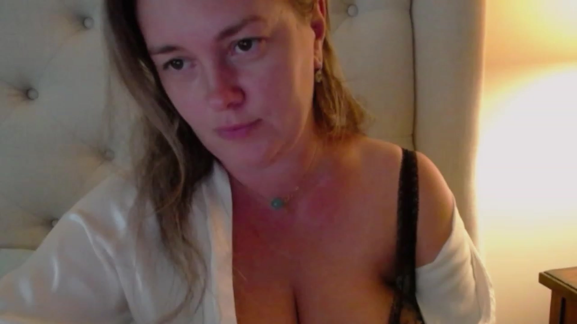 Gallery image thumbnail from J0llye's myfreecams stream on, 07/21/2023, 20:16 image 17 of 20