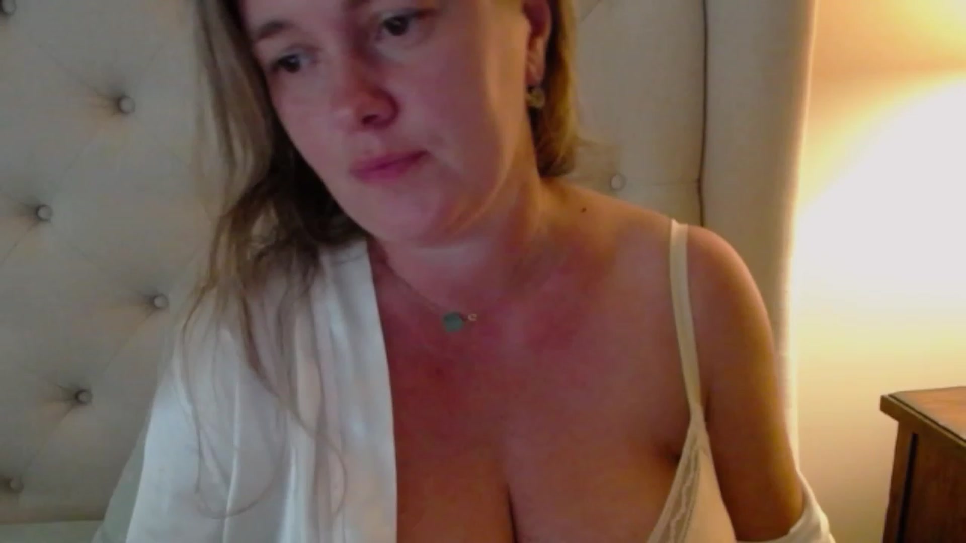 Gallery image thumbnail from J0llye's myfreecams stream on, 07/23/2023, 20:35 image 19 of 20