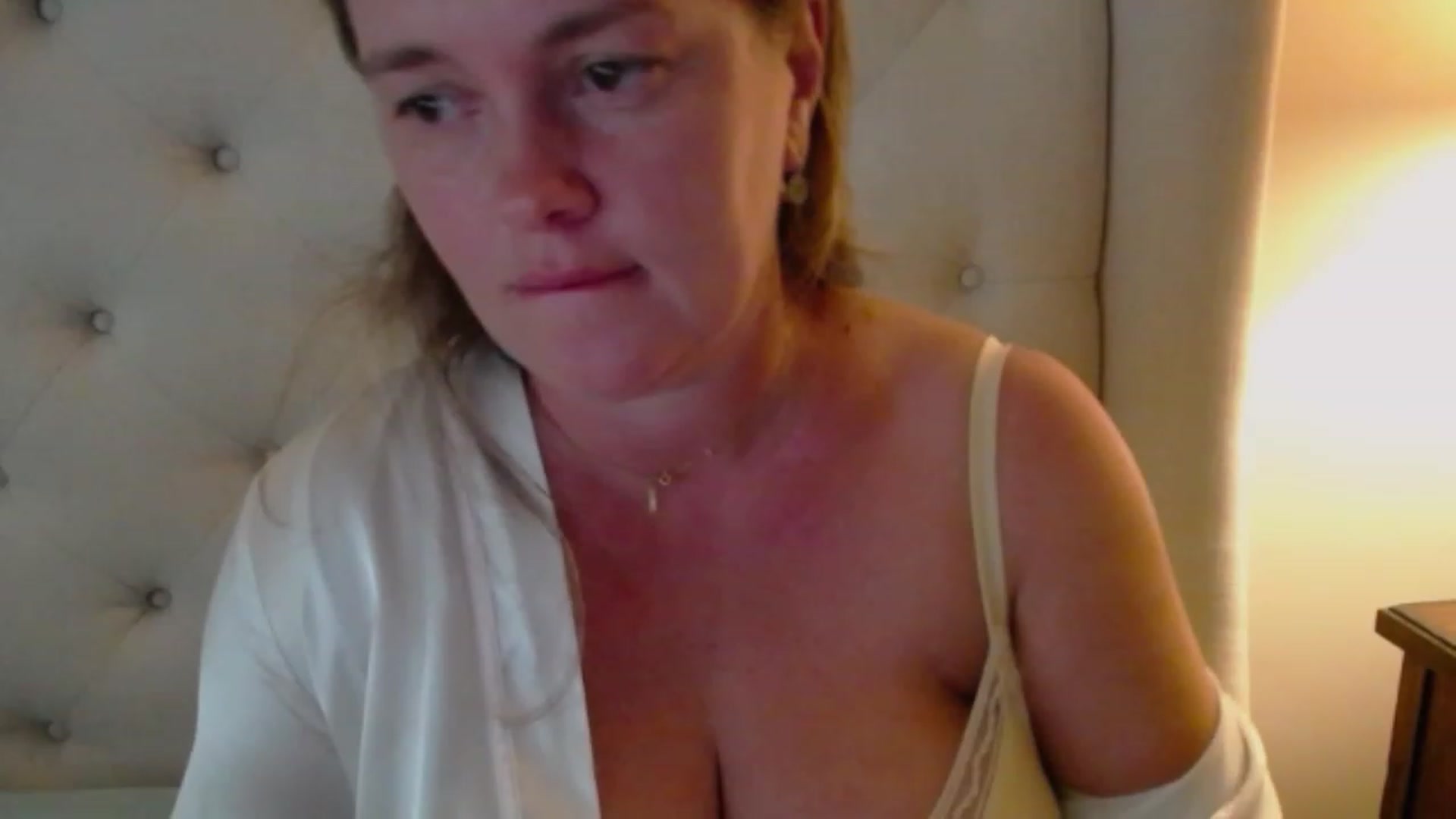 Gallery image thumbnail from J0llye's myfreecams stream on, 07/23/2023, 20:35 image 11 of 20