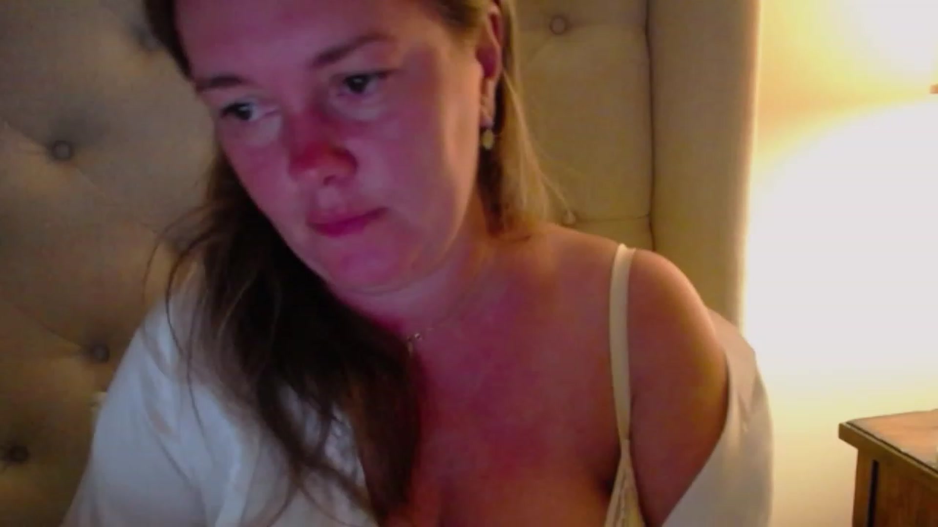 Gallery image thumbnail from J0llye's myfreecams stream on, 07/24/2023, 04:09 image 4 of 20