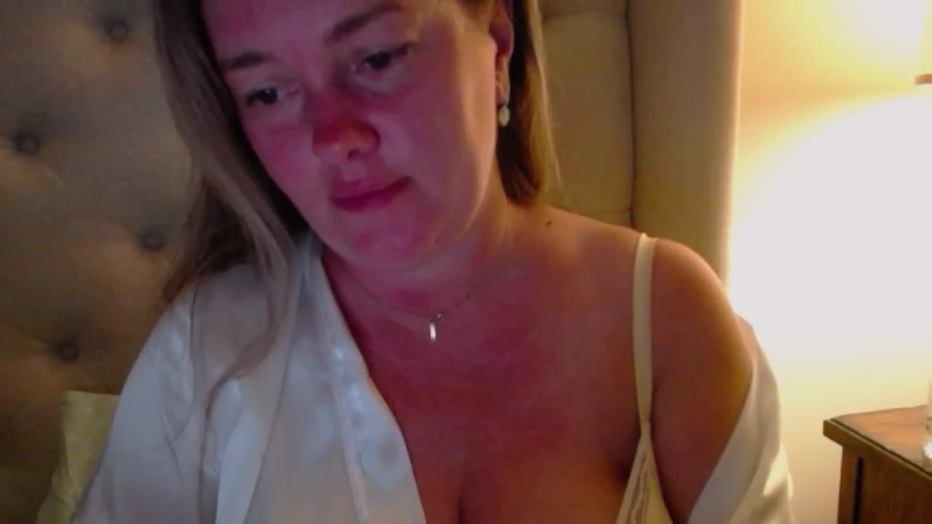 Gallery image thumbnail from J0llye's myfreecams stream on, 07/24/2023, 04:09 image 17 of 20