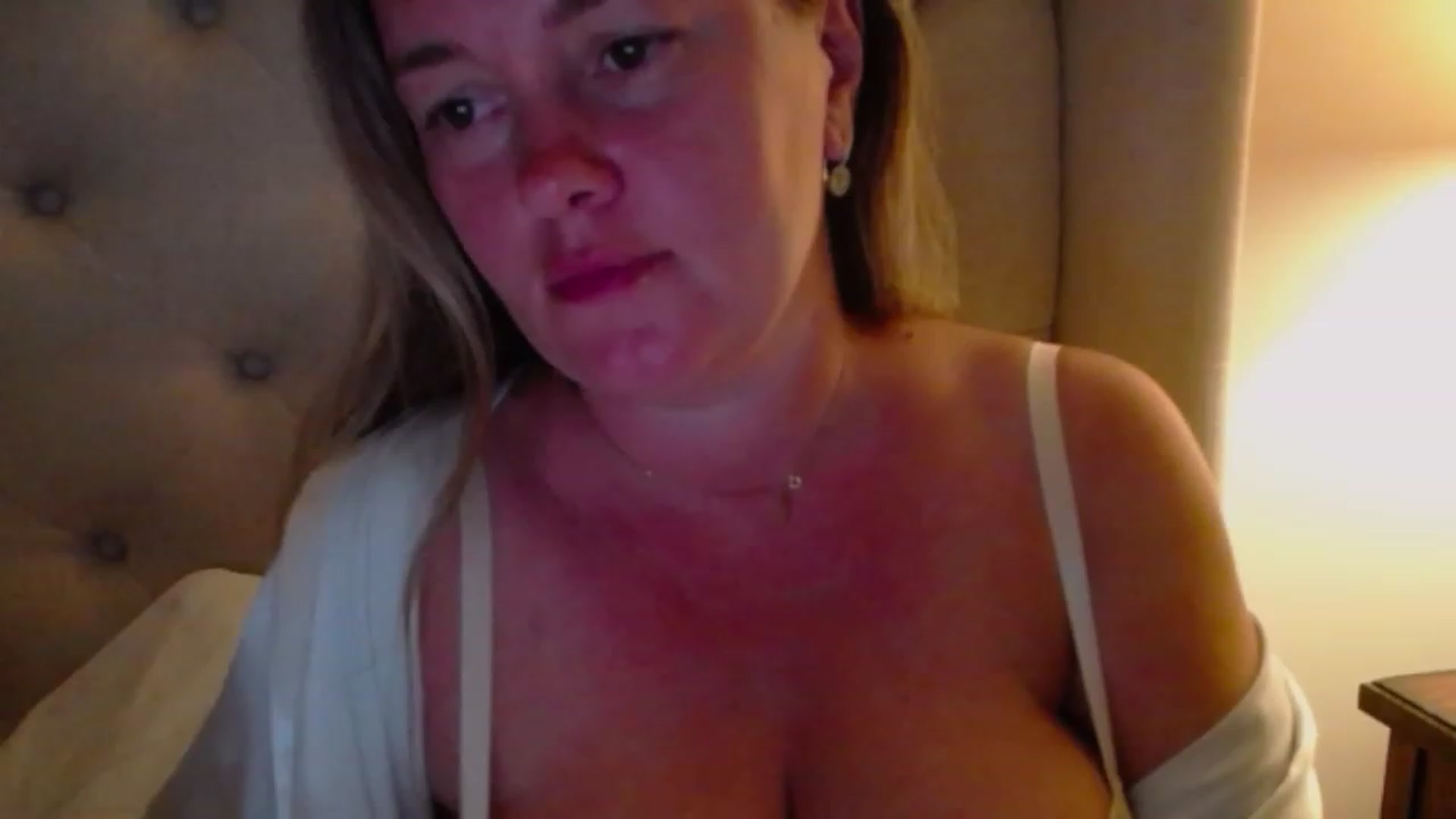 Gallery image thumbnail from J0llye's myfreecams stream on, 07/26/2023, 04:14 image 16 of 20