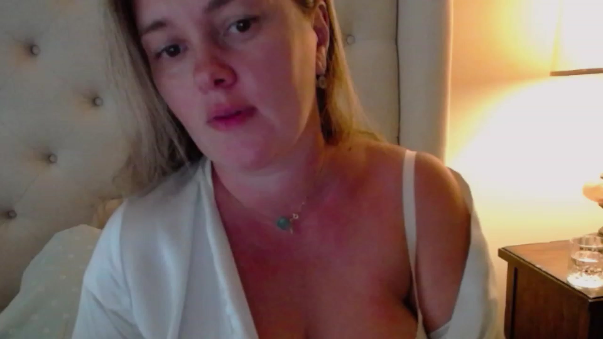 Gallery image thumbnail from J0llye's myfreecams stream on, 07/31/2023, 21:08 image 1 of 20