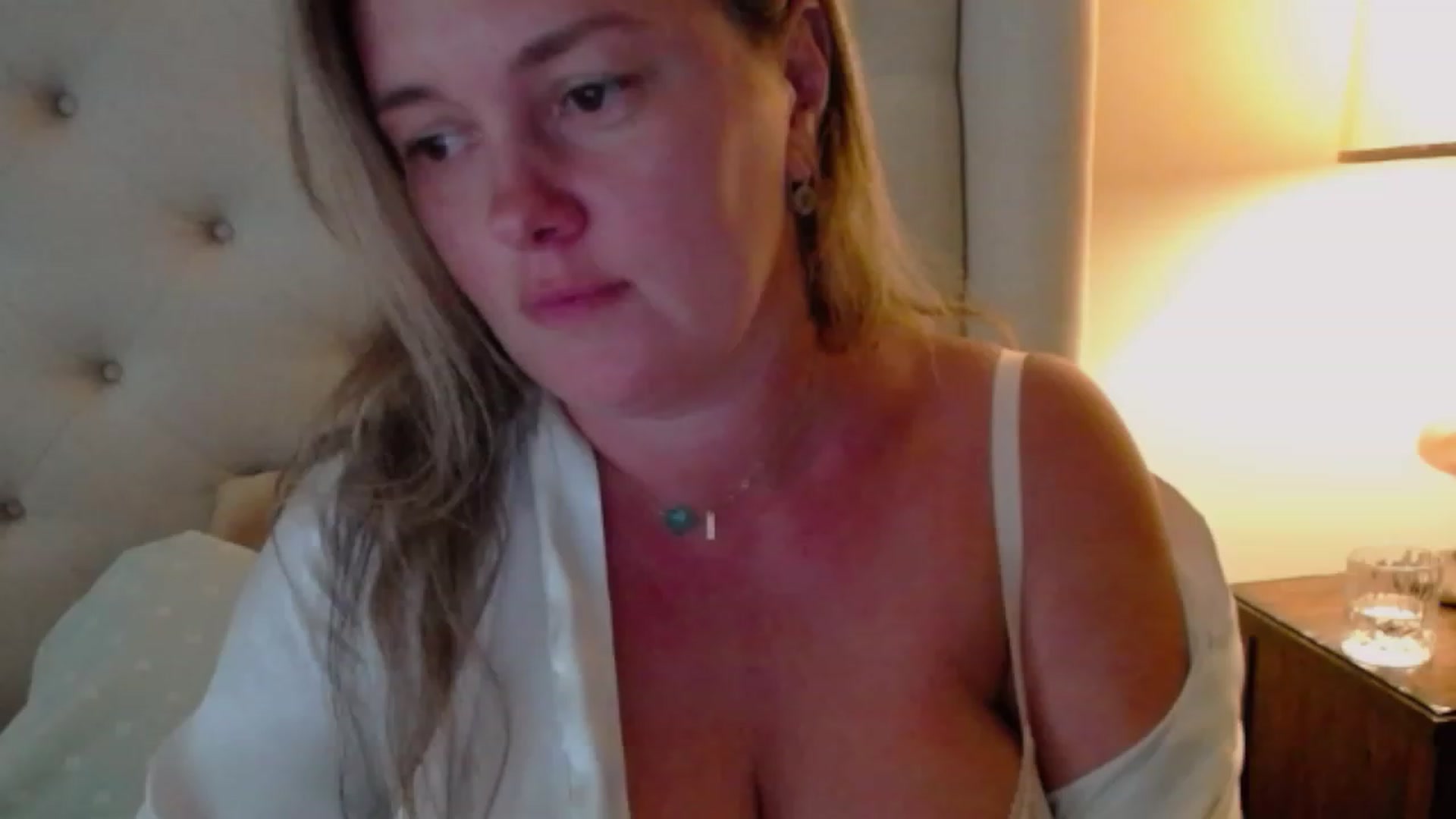 Gallery image thumbnail from J0llye's myfreecams stream on, 07/31/2023, 21:08 image 5 of 20
