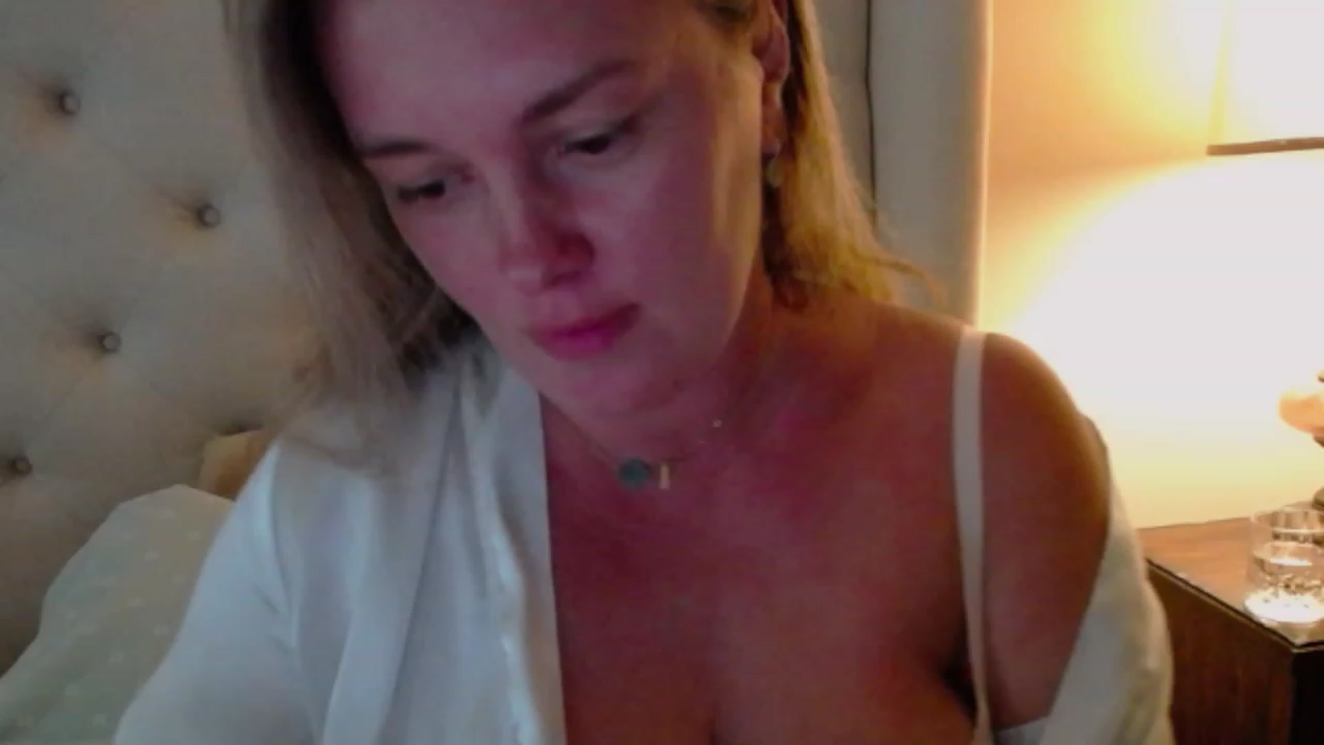 Gallery image thumbnail from J0llye's myfreecams stream on, 07/31/2023, 21:08 image 2 of 20