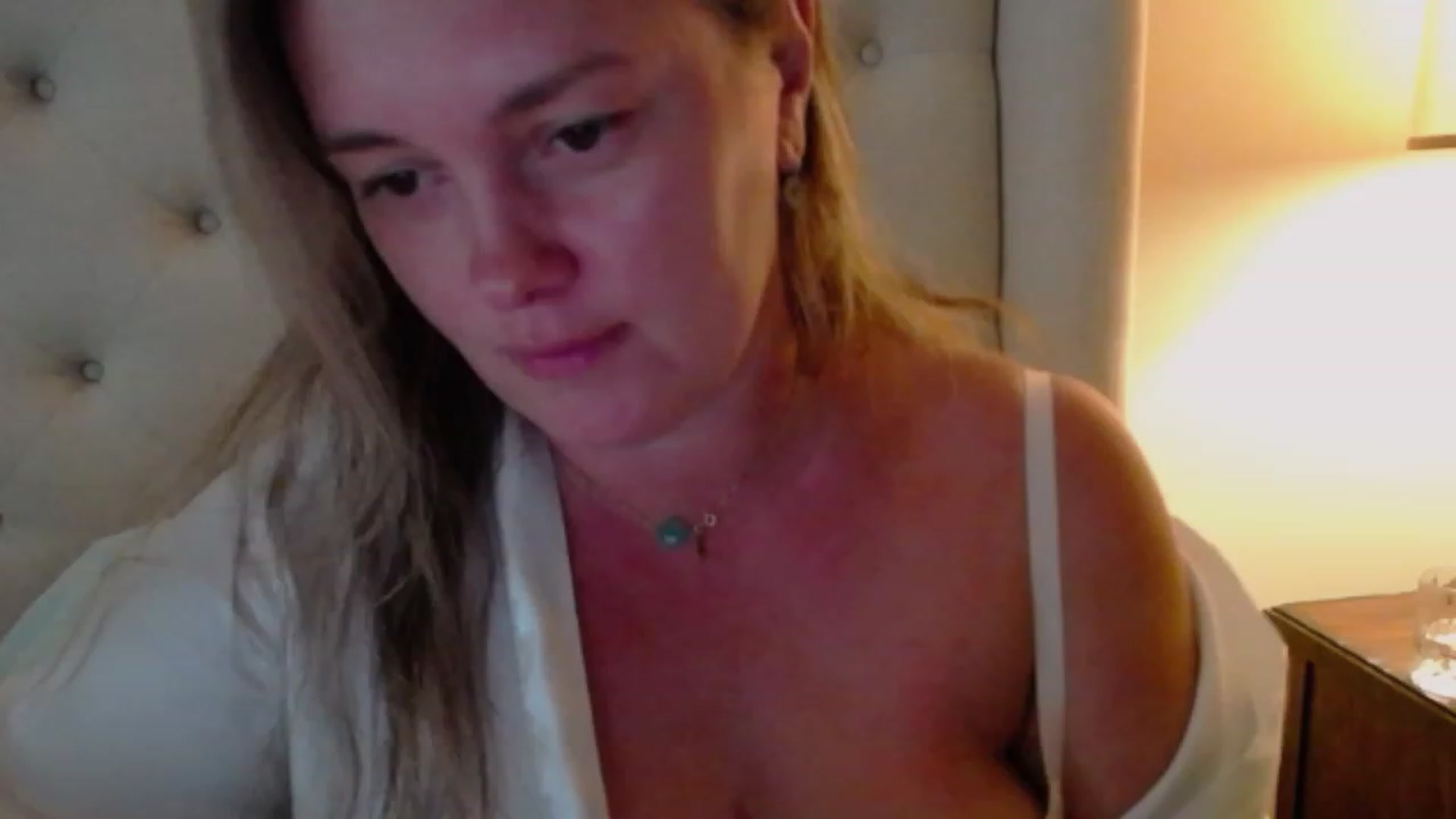 Gallery image thumbnail from J0llye's myfreecams stream on, 07/31/2023, 21:08 image 13 of 20