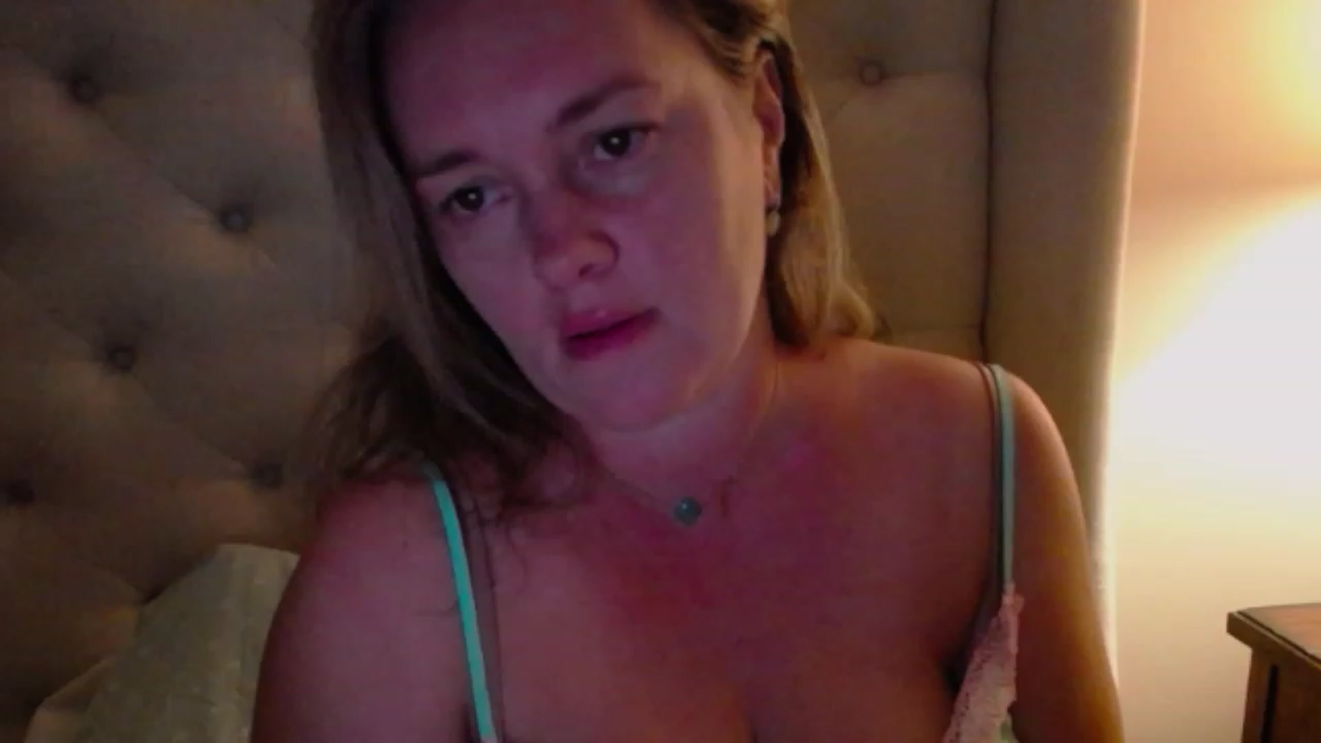 Gallery image thumbnail from J0llye's myfreecams stream on, 08/03/2023, 03:21 image 1 of 20