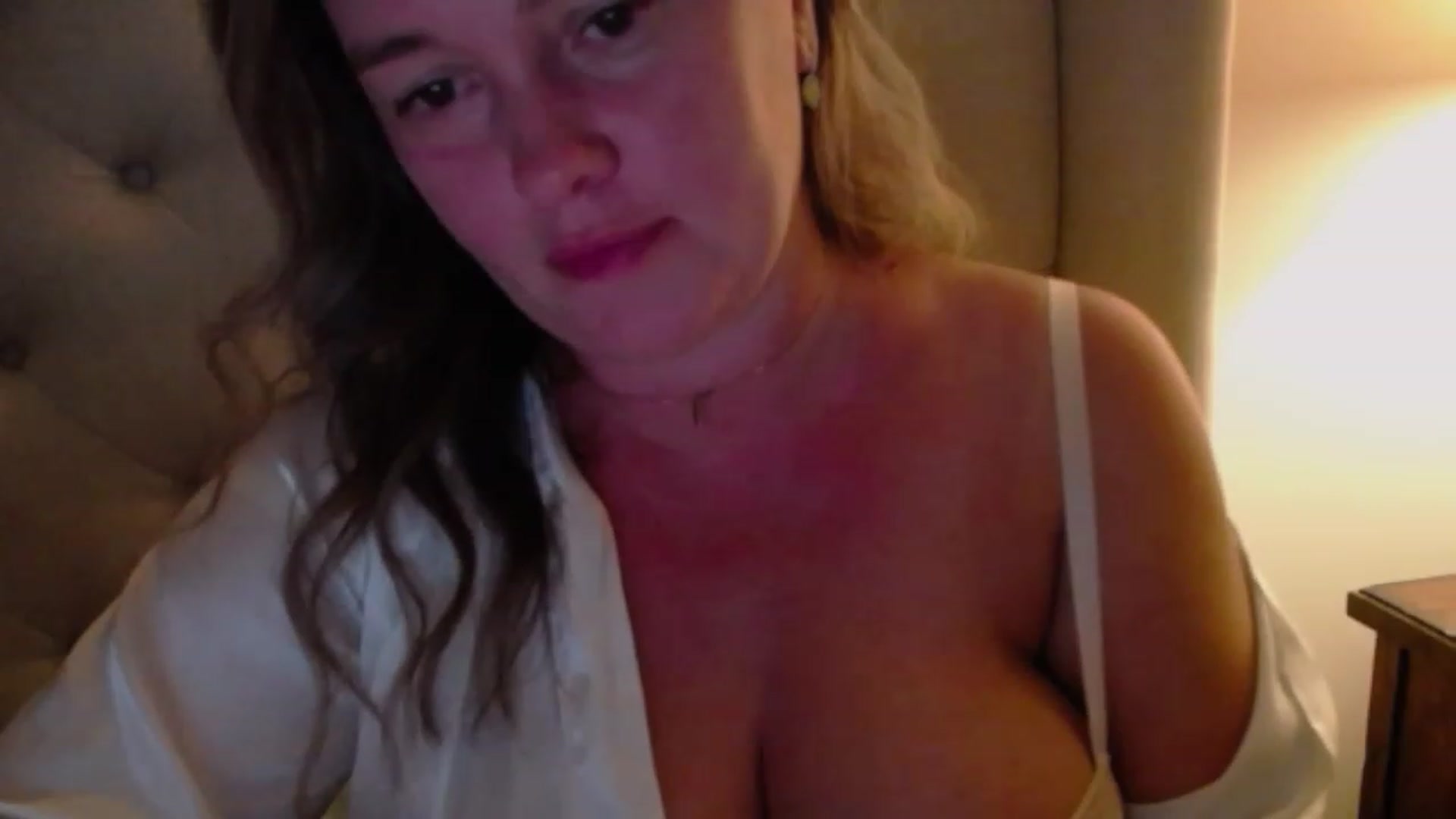 Gallery image thumbnail from J0llye's myfreecams stream on, 08/05/2023, 03:51 image 14 of 20