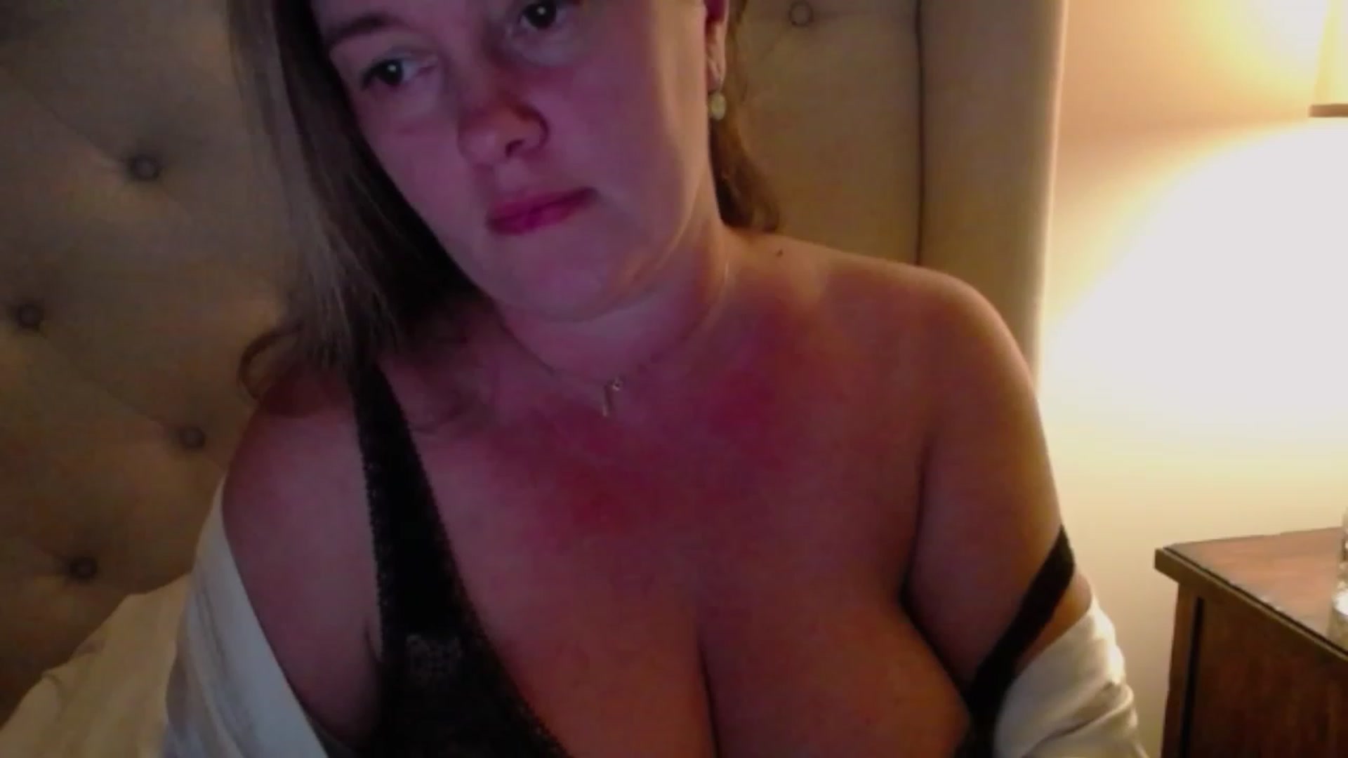 Gallery image thumbnail from J0llye's myfreecams stream on, 08/08/2023, 03:59 image 7 of 20