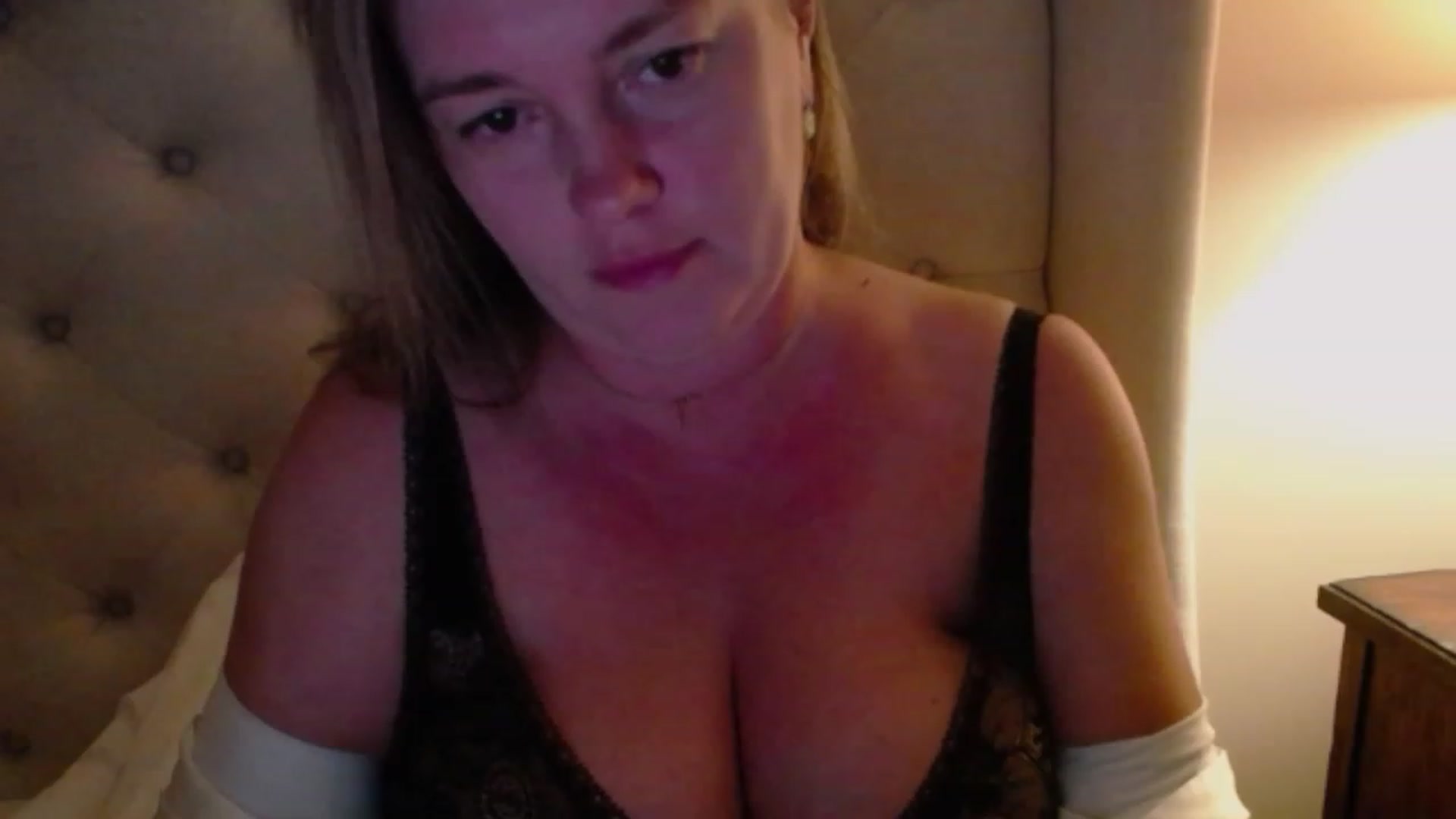 Gallery image thumbnail from J0llye's myfreecams stream on, 08/08/2023, 03:59 image 2 of 20