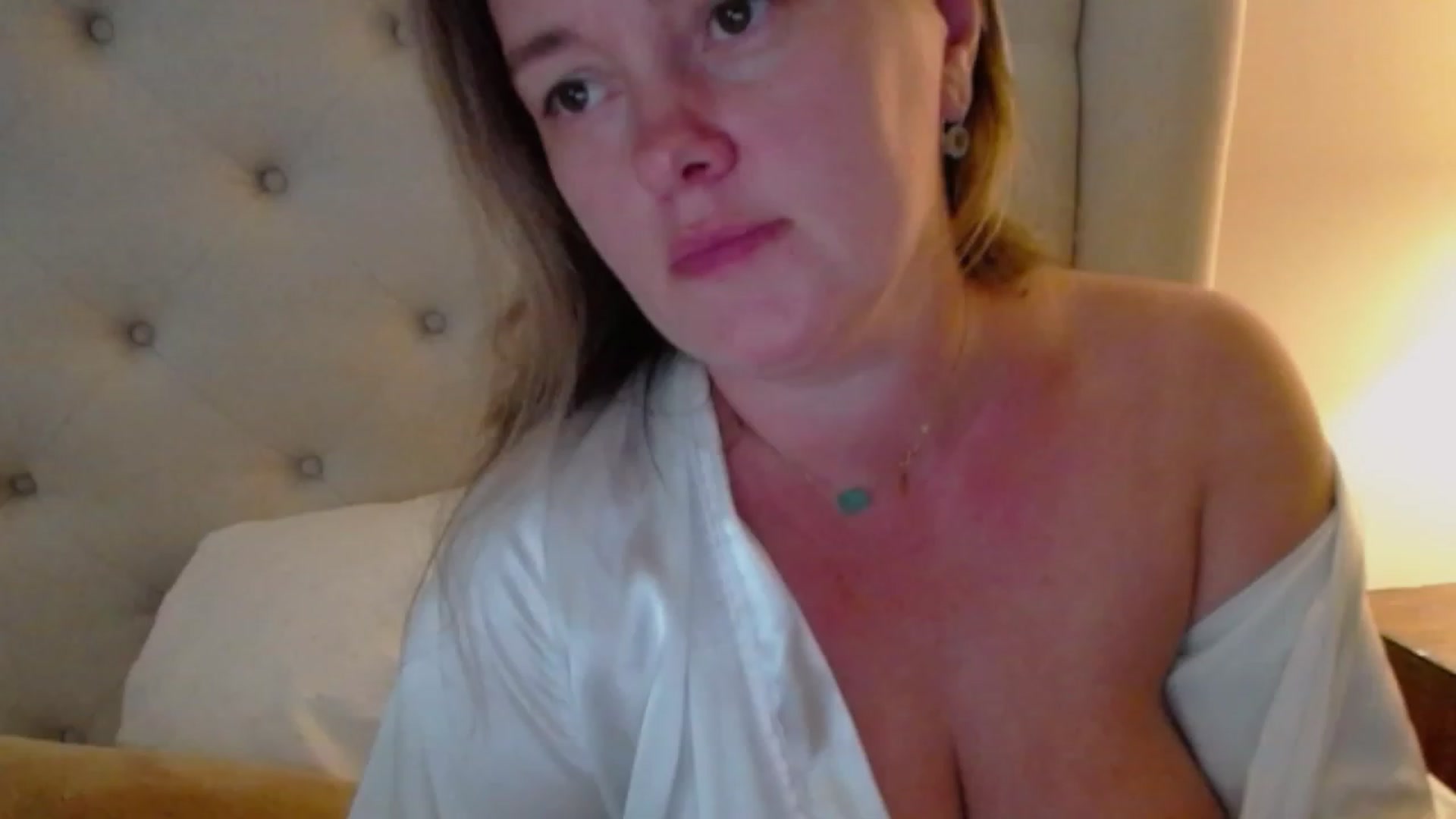 Gallery image thumbnail from J0llye's myfreecams stream on, 08/10/2023, 19:35 image 4 of 20