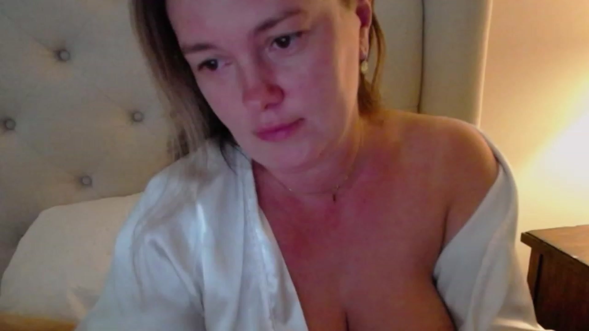 Gallery image thumbnail from J0llye's myfreecams stream on, 08/10/2023, 19:35 image 20 of 20