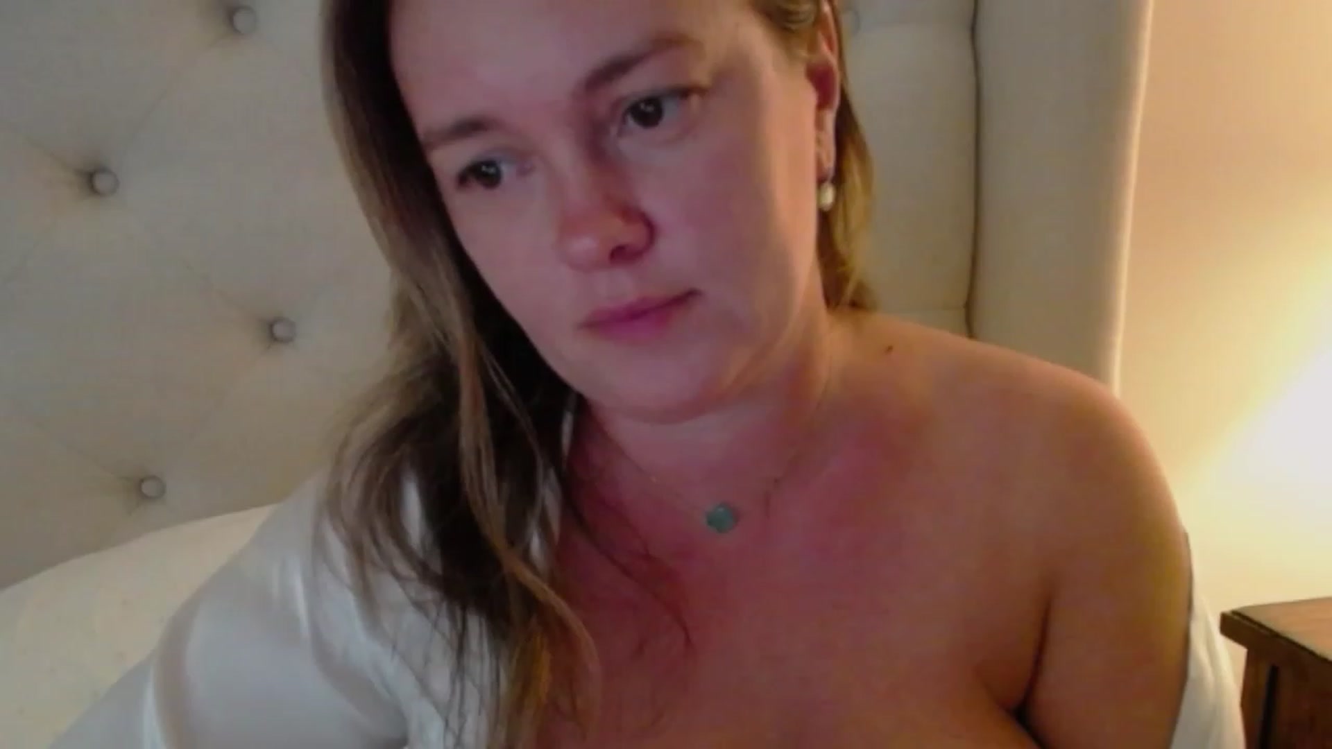 Gallery image thumbnail from J0llye's myfreecams stream on, 08/10/2023, 20:32 image 19 of 20