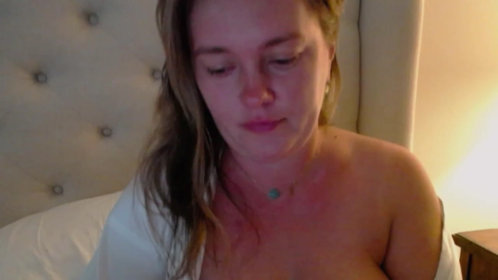 Gallery image thumbnail from J0llye's myfreecams stream on, 08/10/2023, 20:32 image 14 of 20