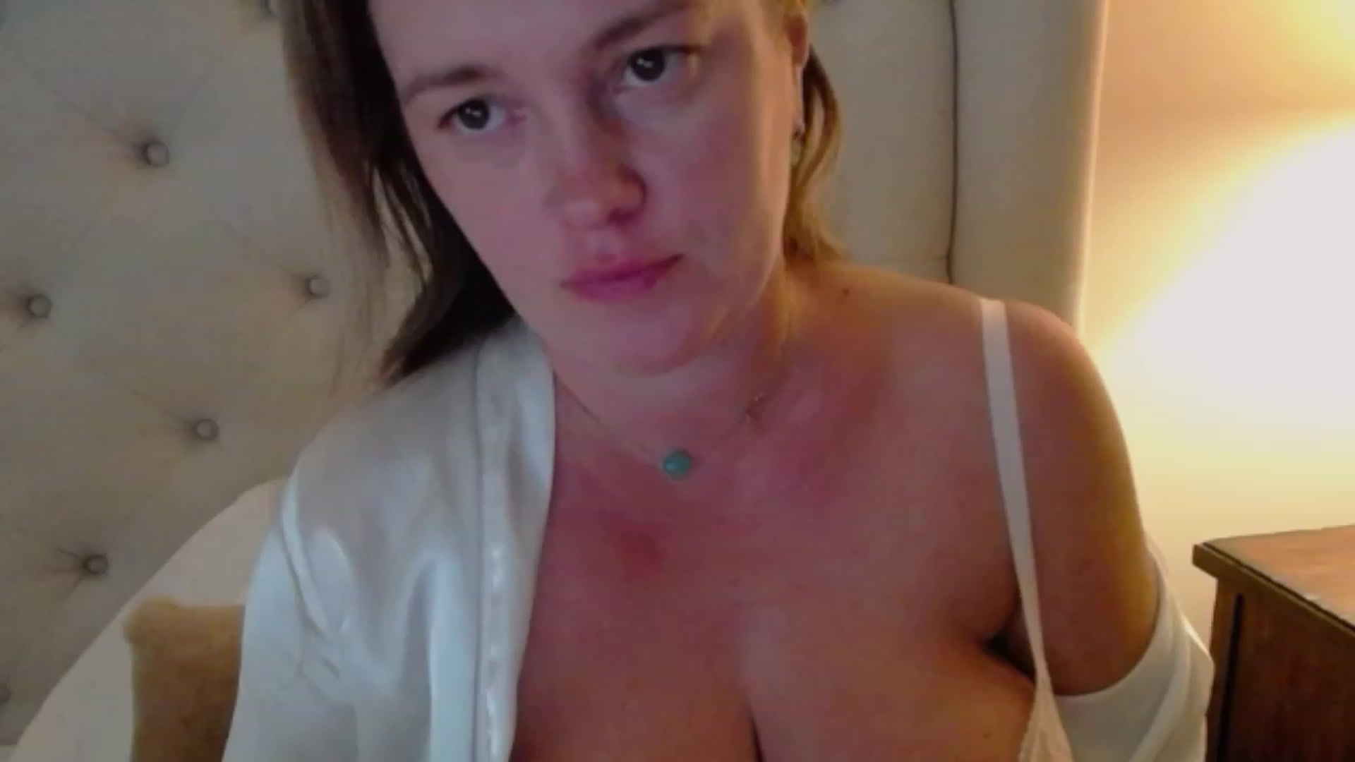 Gallery image thumbnail from J0llye's myfreecams stream on, 08/11/2023, 19:04 image 17 of 20