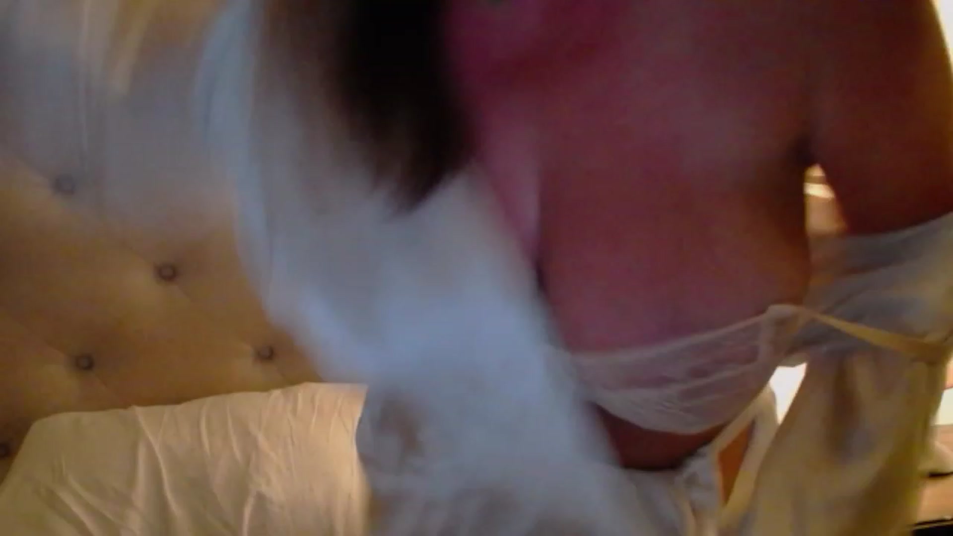 Gallery image thumbnail from J0llye's myfreecams stream on, 08/21/2023, 03:31 image 6 of 20