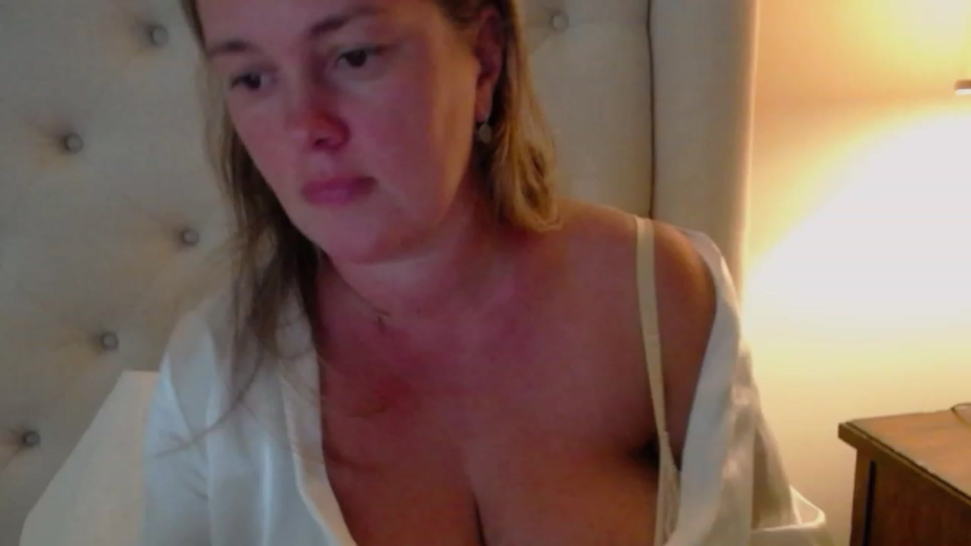Gallery image thumbnail from J0llye's myfreecams stream on, 08/21/2023, 20:45 image 3 of 20