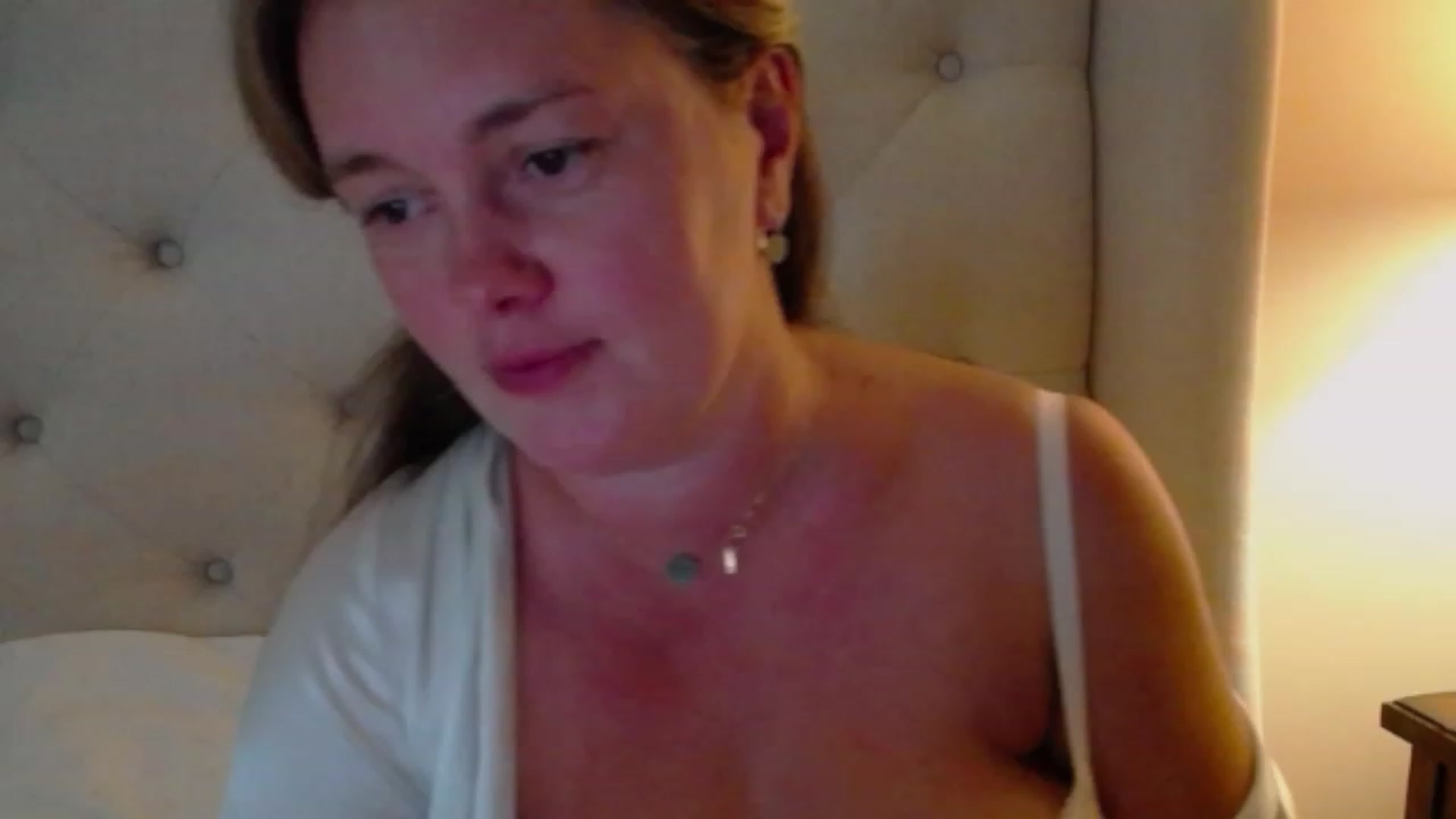 Gallery image thumbnail from J0llye's myfreecams stream on, 08/22/2023, 20:00 image 2 of 20