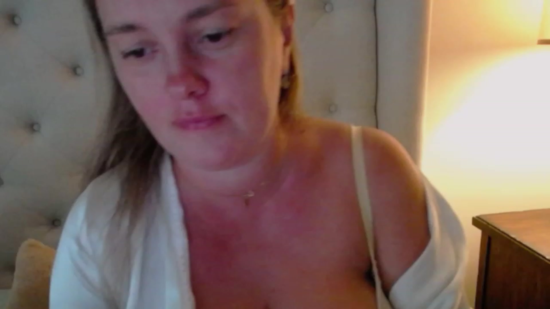 Gallery image thumbnail from J0llye's myfreecams stream on, 08/23/2023, 19:10 image 14 of 20
