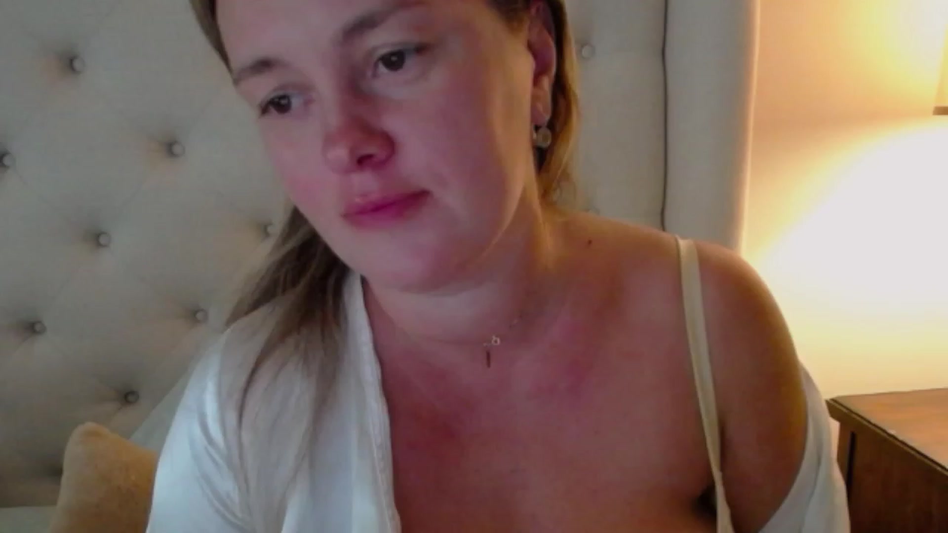 Gallery image thumbnail from J0llye's myfreecams stream on, 08/23/2023, 19:10 image 5 of 20