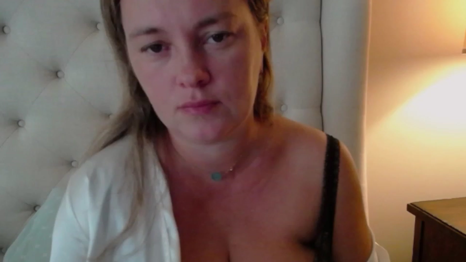 Gallery image thumbnail from J0llye's myfreecams stream on, 08/24/2023, 16:24 image 6 of 20