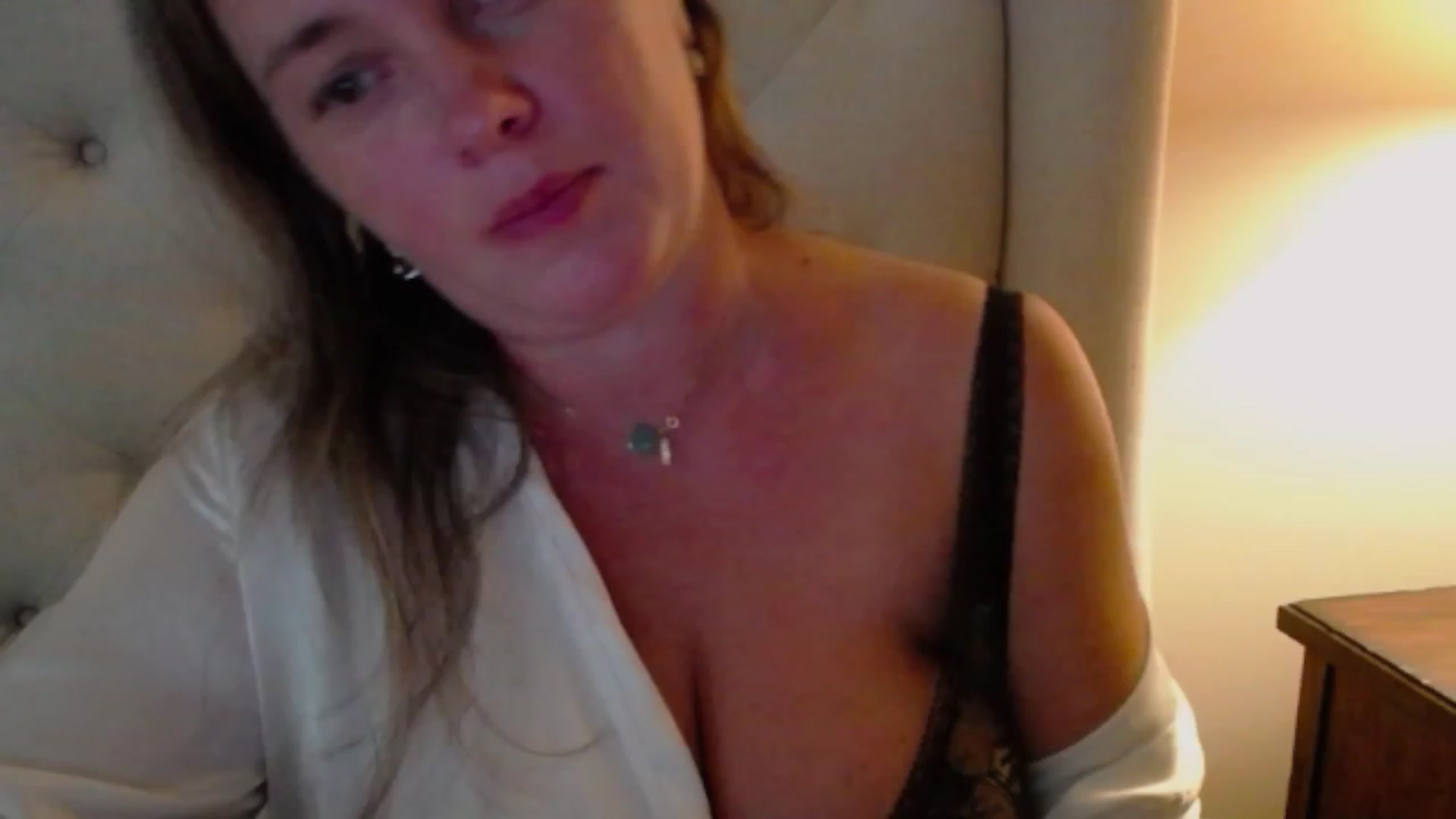 Gallery image thumbnail from J0llye's myfreecams stream on, 08/24/2023, 19:37 image 10 of 20