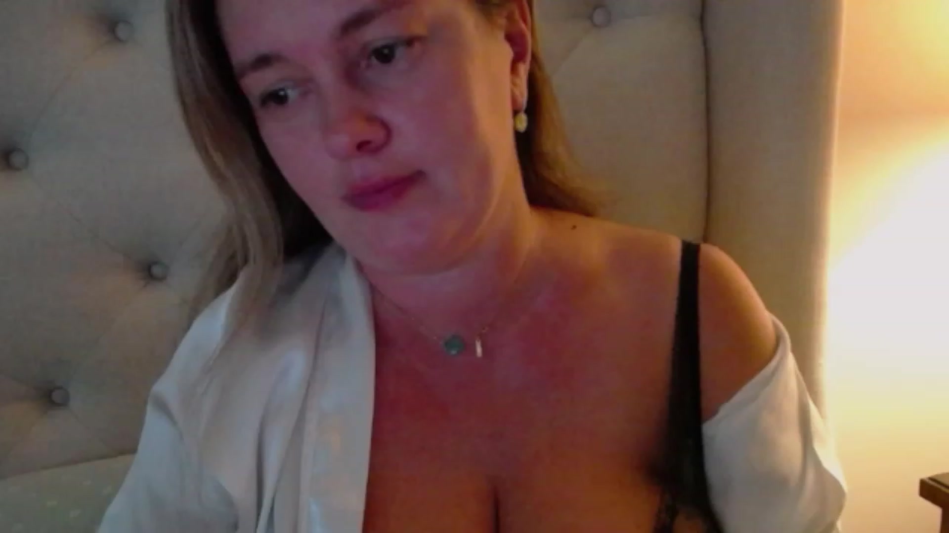 Gallery image thumbnail from J0llye's myfreecams stream on, 08/29/2023, 19:49 image 14 of 20
