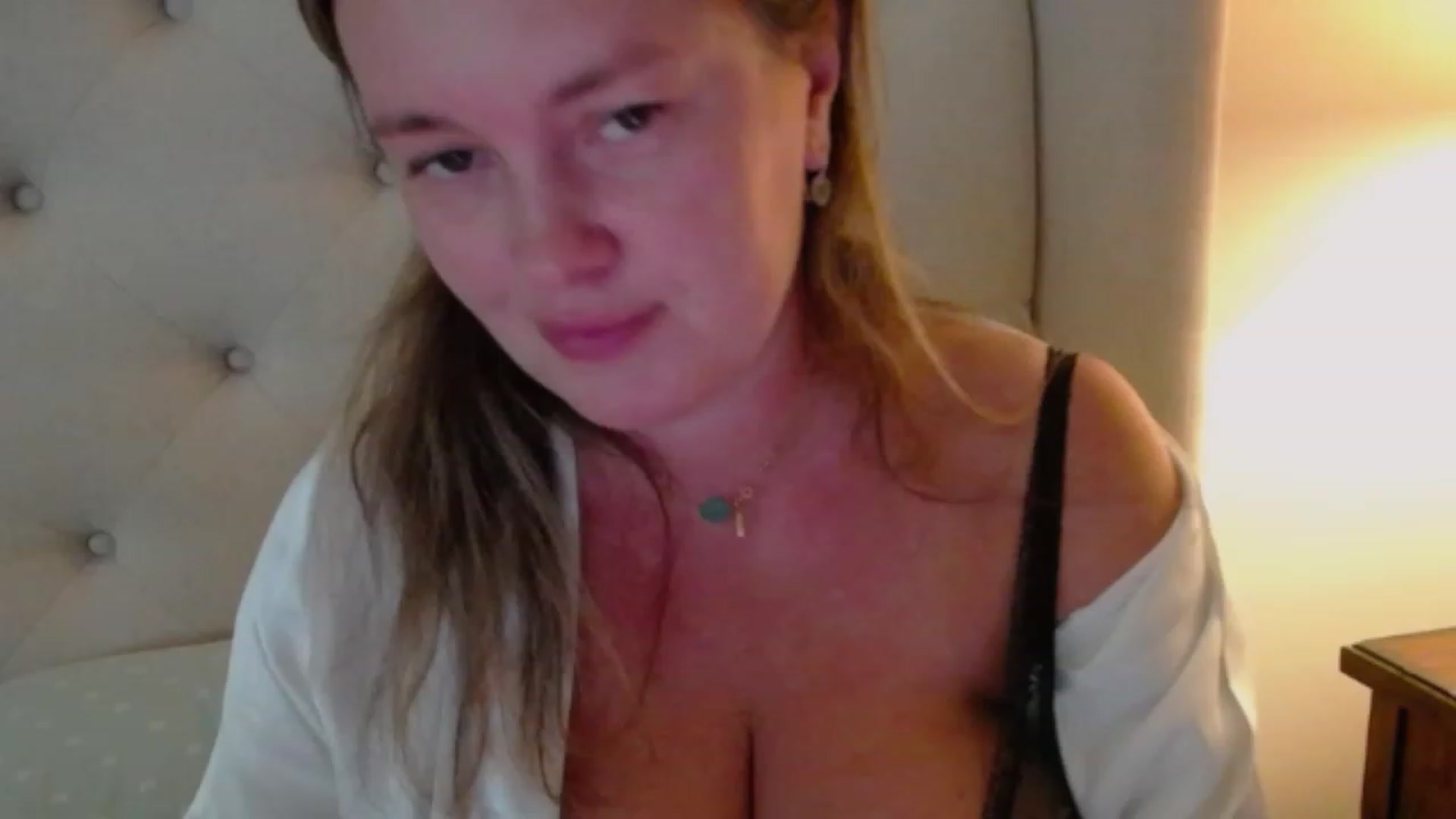Gallery image thumbnail from J0llye's myfreecams stream on, 08/29/2023, 19:49 image 10 of 20