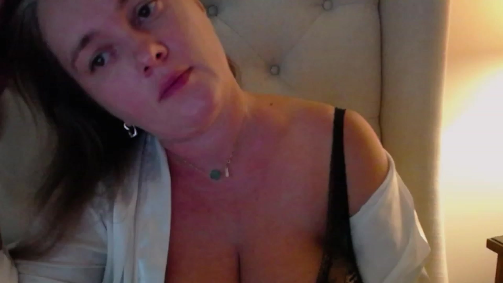 Gallery image thumbnail from J0llye's myfreecams stream on, 08/29/2023, 19:49 image 15 of 20