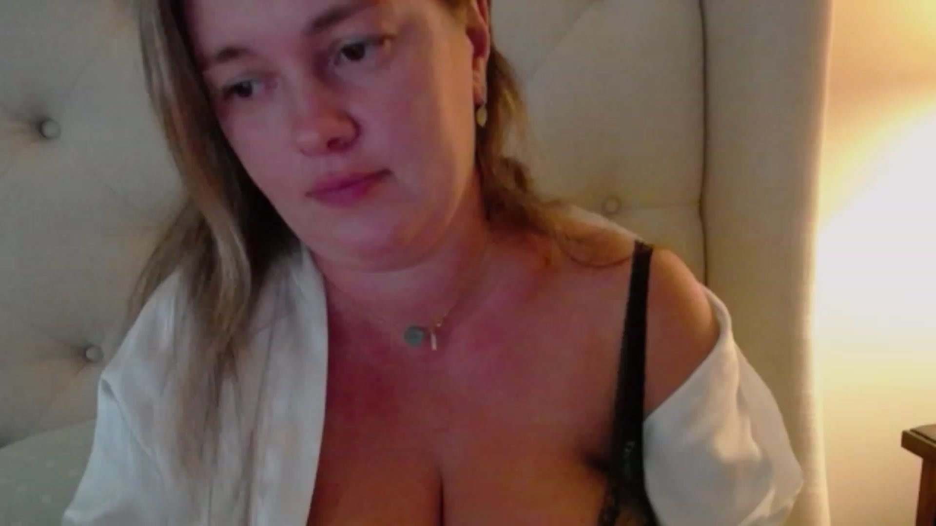 Gallery image thumbnail from J0llye's myfreecams stream on, 08/29/2023, 19:49 image 19 of 20