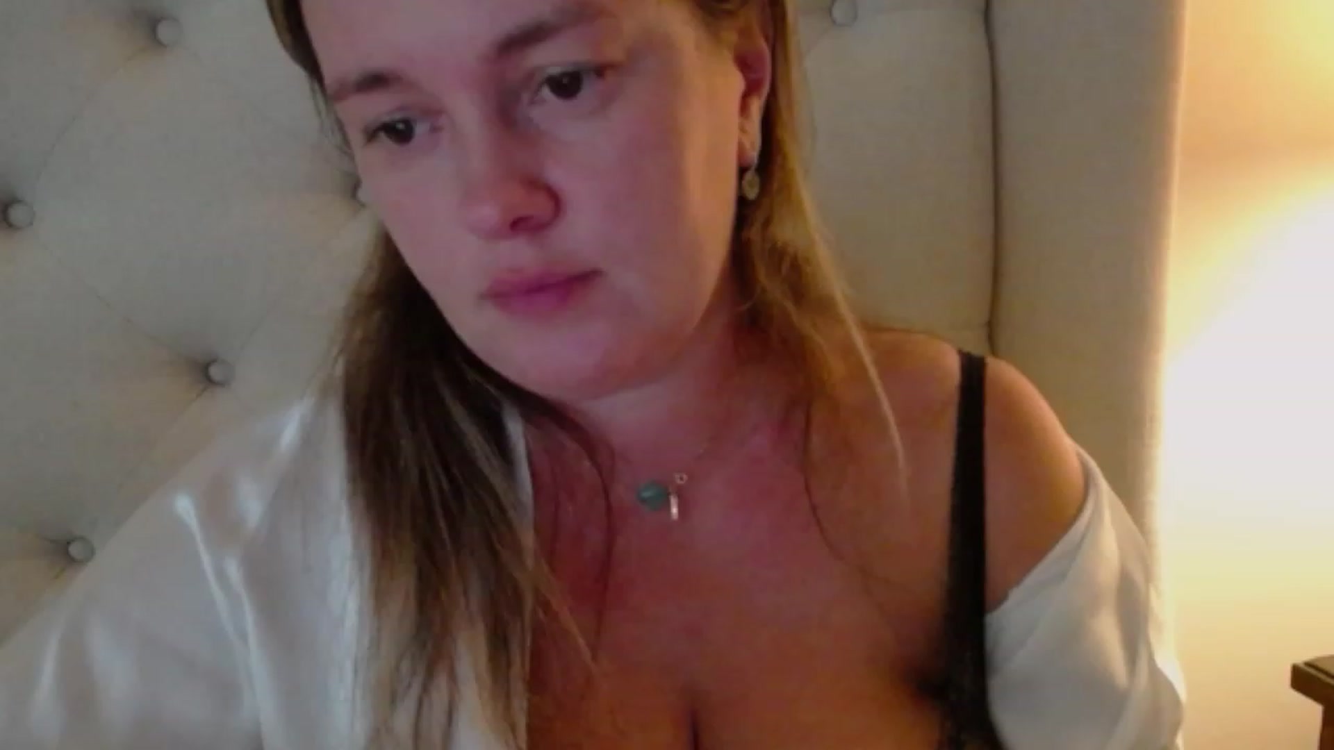 Gallery image thumbnail from J0llye's myfreecams stream on, 08/29/2023, 19:49 image 13 of 20