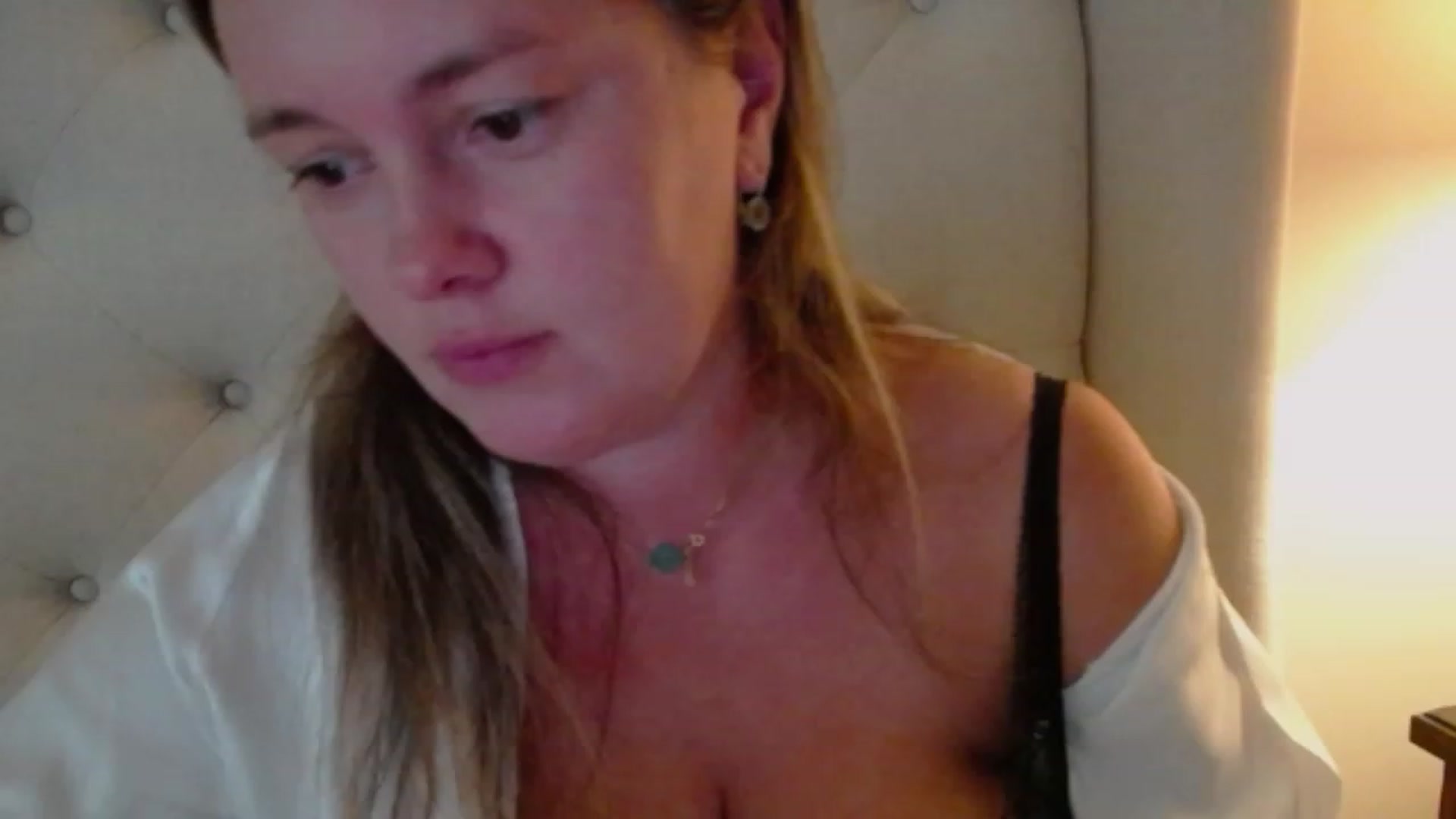 Gallery image thumbnail from J0llye's myfreecams stream on, 08/29/2023, 19:49 image 12 of 20