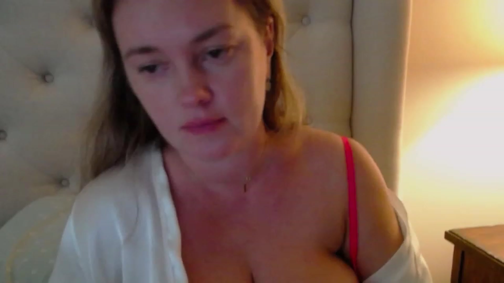 Gallery image thumbnail from J0llye's myfreecams stream on, 09/14/2023, 19:31 image 1 of 20