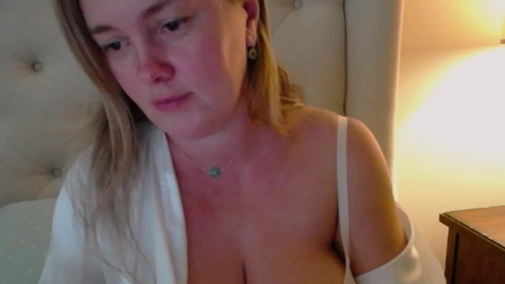 Gallery image thumbnail from J0llye's myfreecams stream on, 09/22/2023, 20:00 image 9 of 20