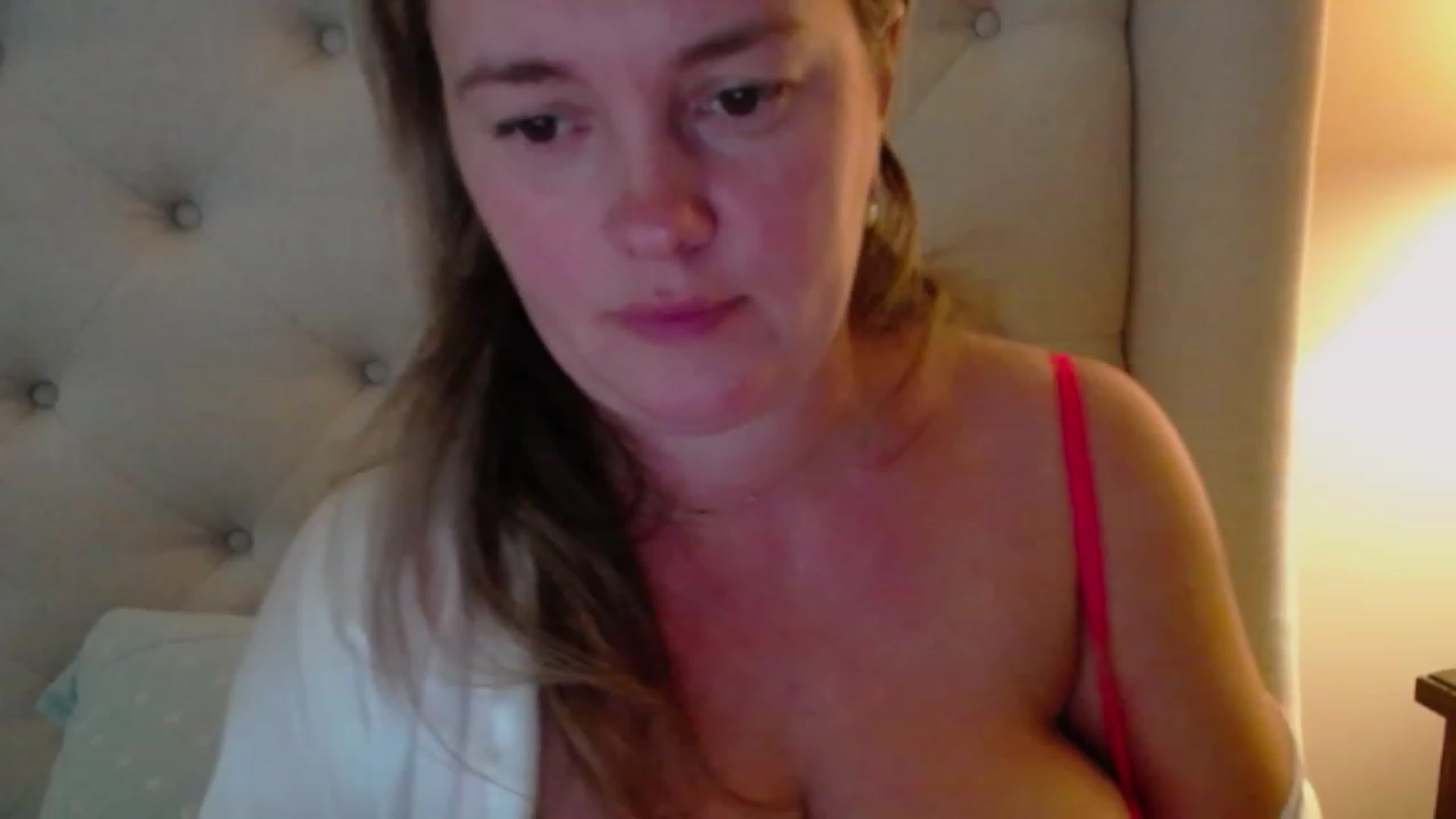 Gallery image thumbnail from J0llye's myfreecams stream on, 09/23/2023, 20:21 image 17 of 20