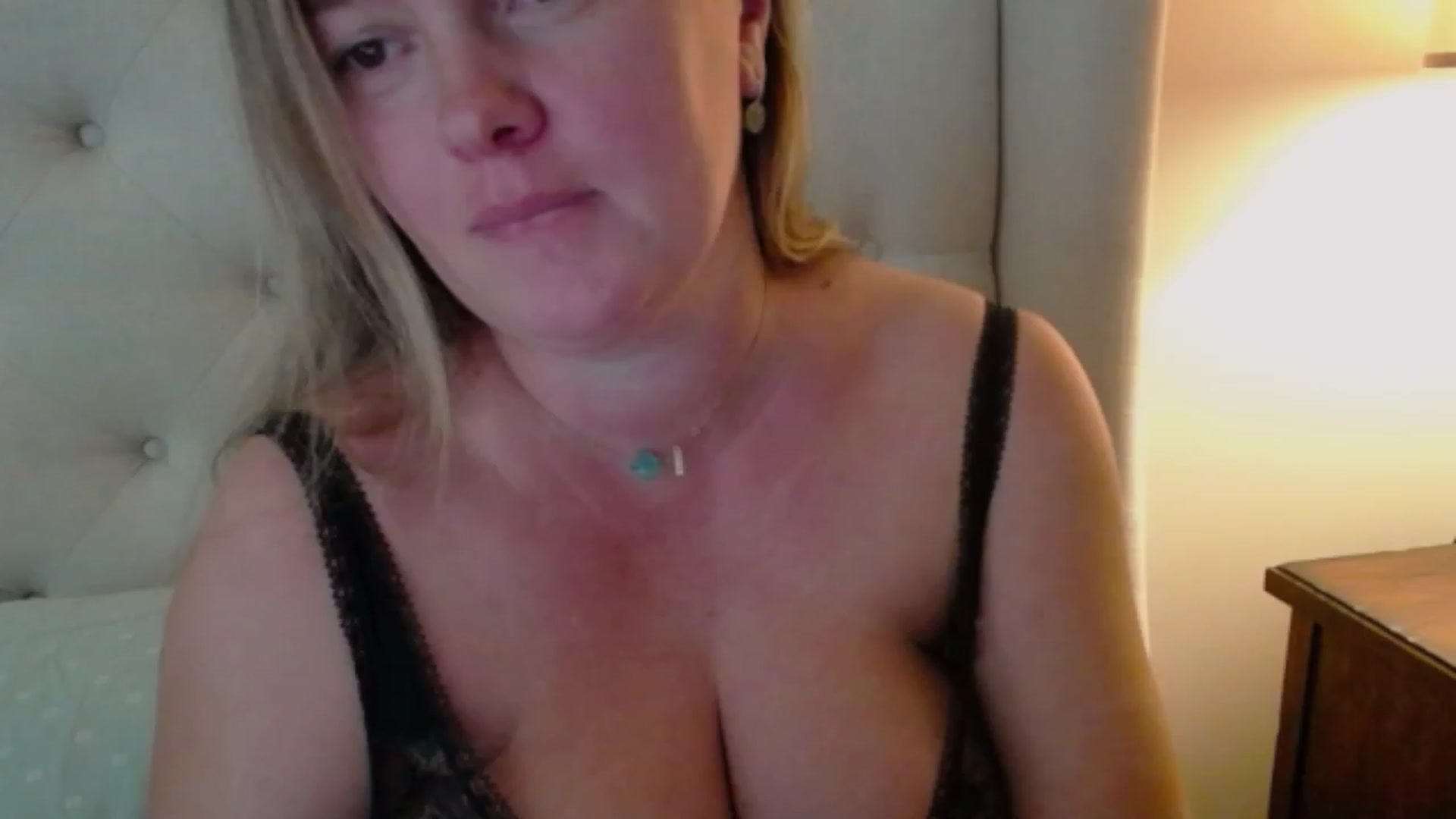 Gallery image thumbnail from J0llye's myfreecams stream on, 09/25/2023, 16:57 image 8 of 20
