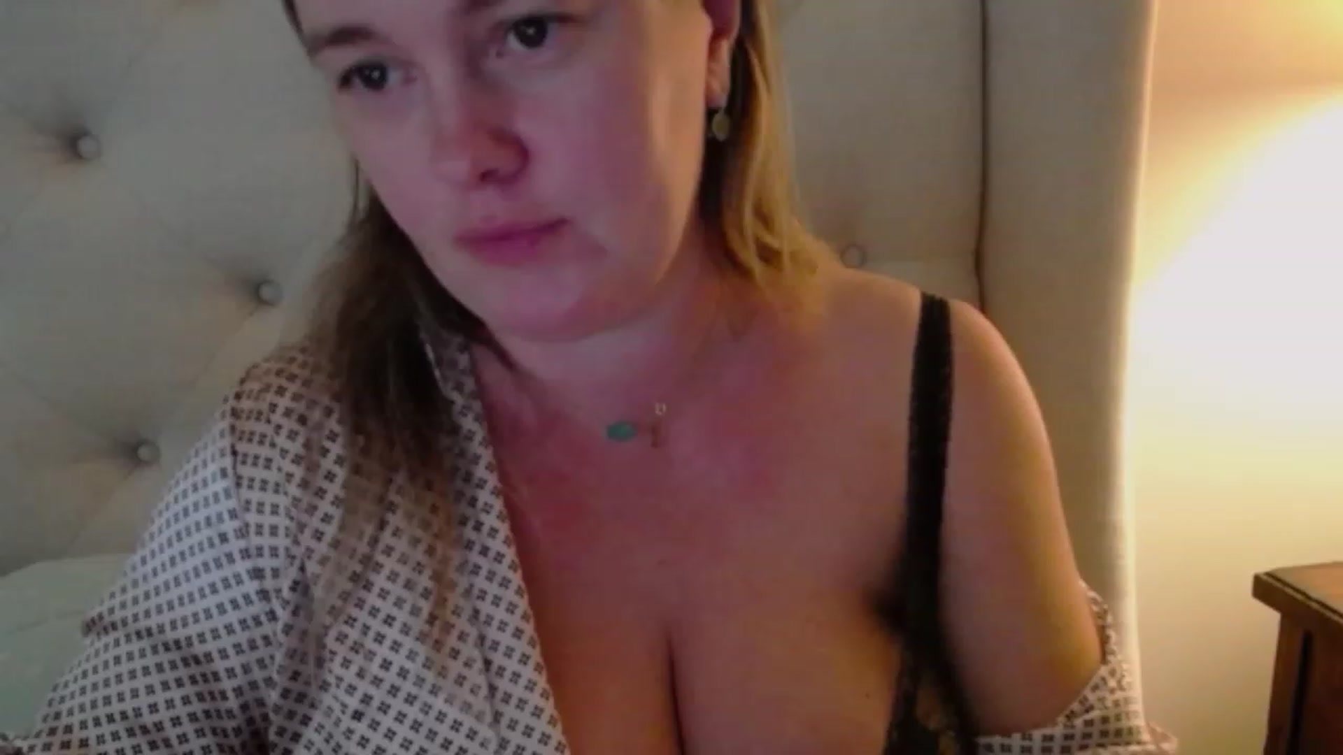 Gallery image thumbnail from J0llye's myfreecams stream on, 09/25/2023, 19:27 image 15 of 20