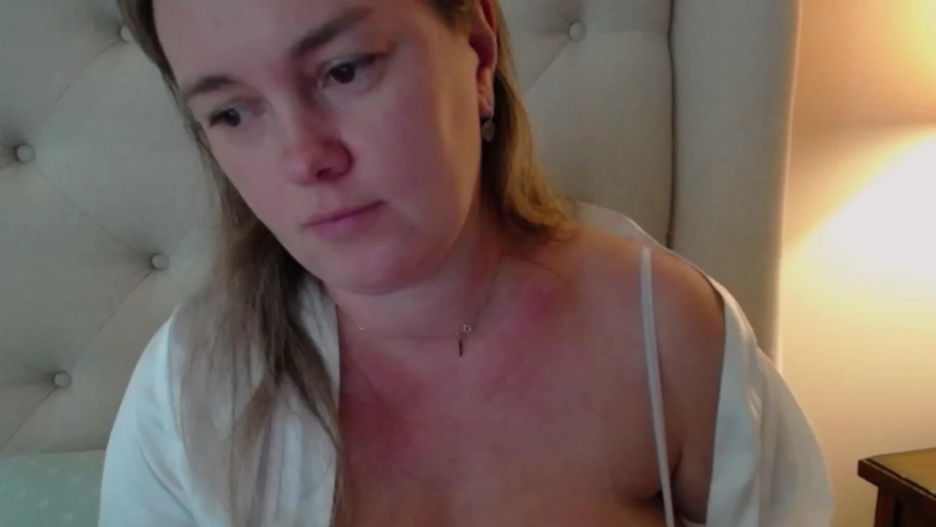 Gallery image thumbnail from J0llye's myfreecams stream on, 09/26/2023, 16:39 image 18 of 20