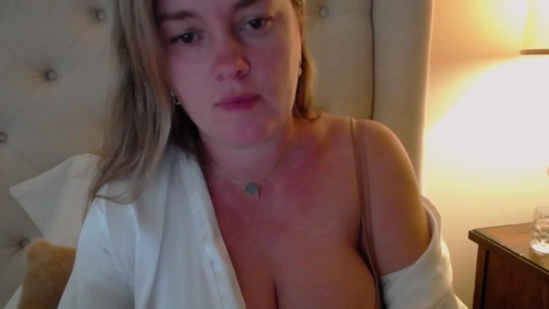 Gallery image thumbnail from J0llye's myfreecams stream on, 09/29/2023, 19:42 image 1 of 20